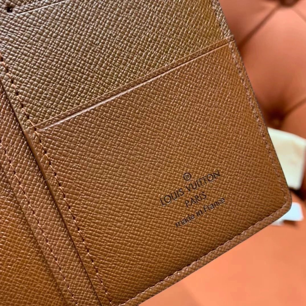 LV Christmas BRAZZA WALLET M66540