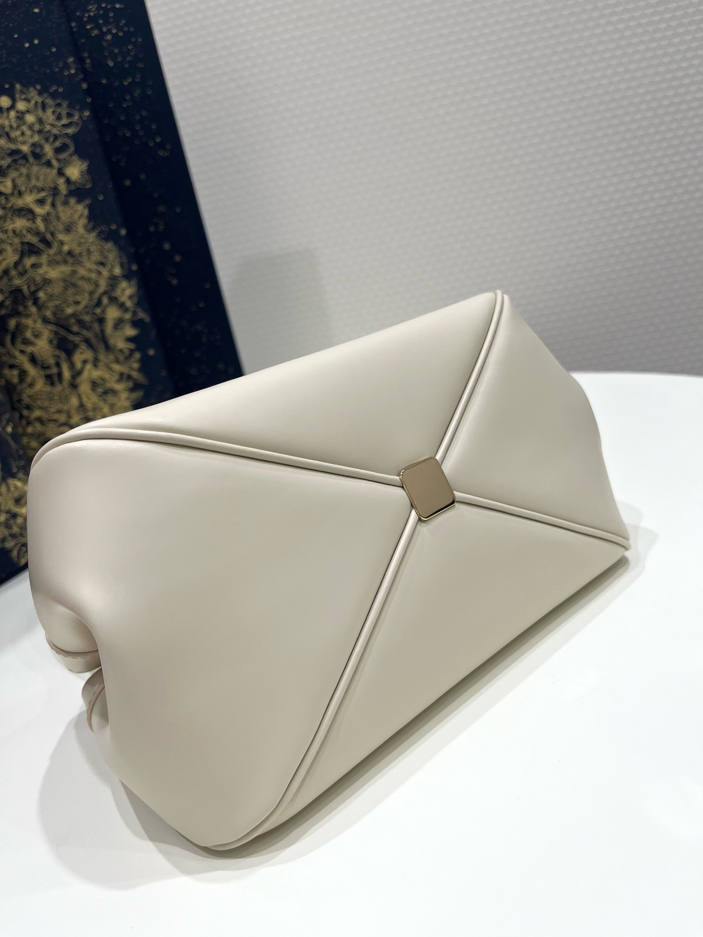 ch**an D*or small D*or key bag  8.5x5x4.5 in