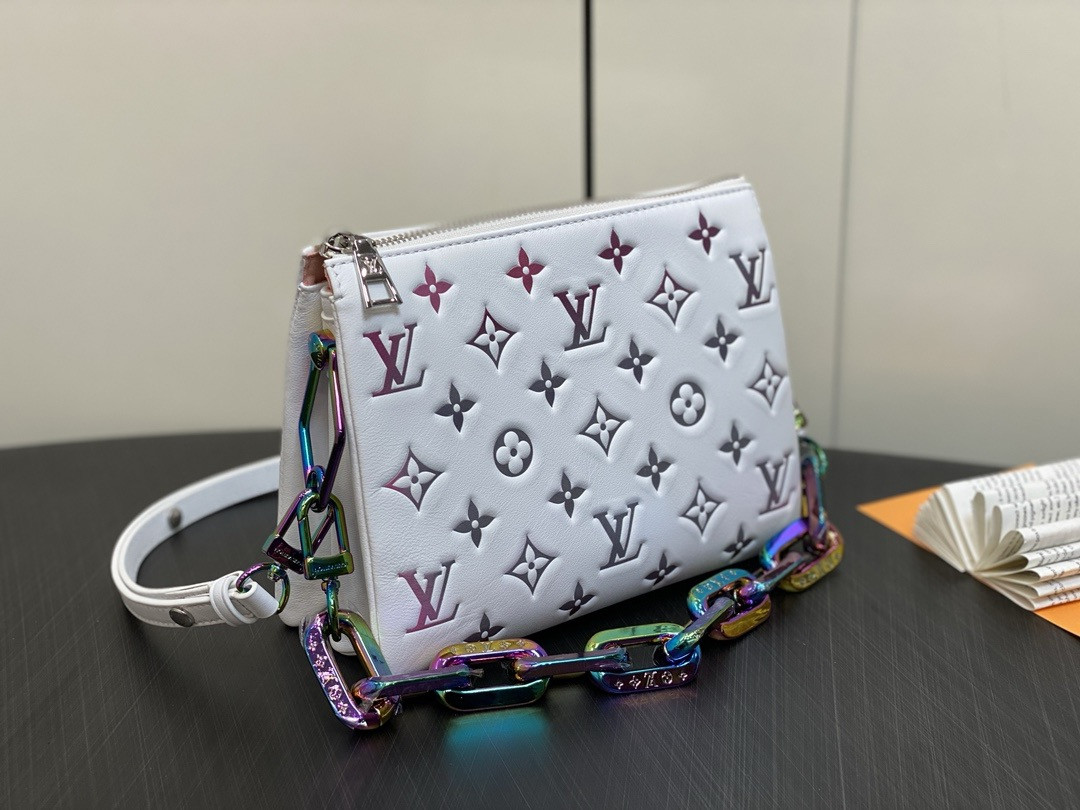 LV Coussin BB M23617 21×16×7cm