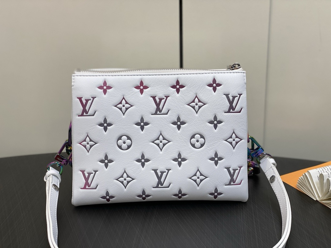 LV Coussin BB M23617 21×16×7cm