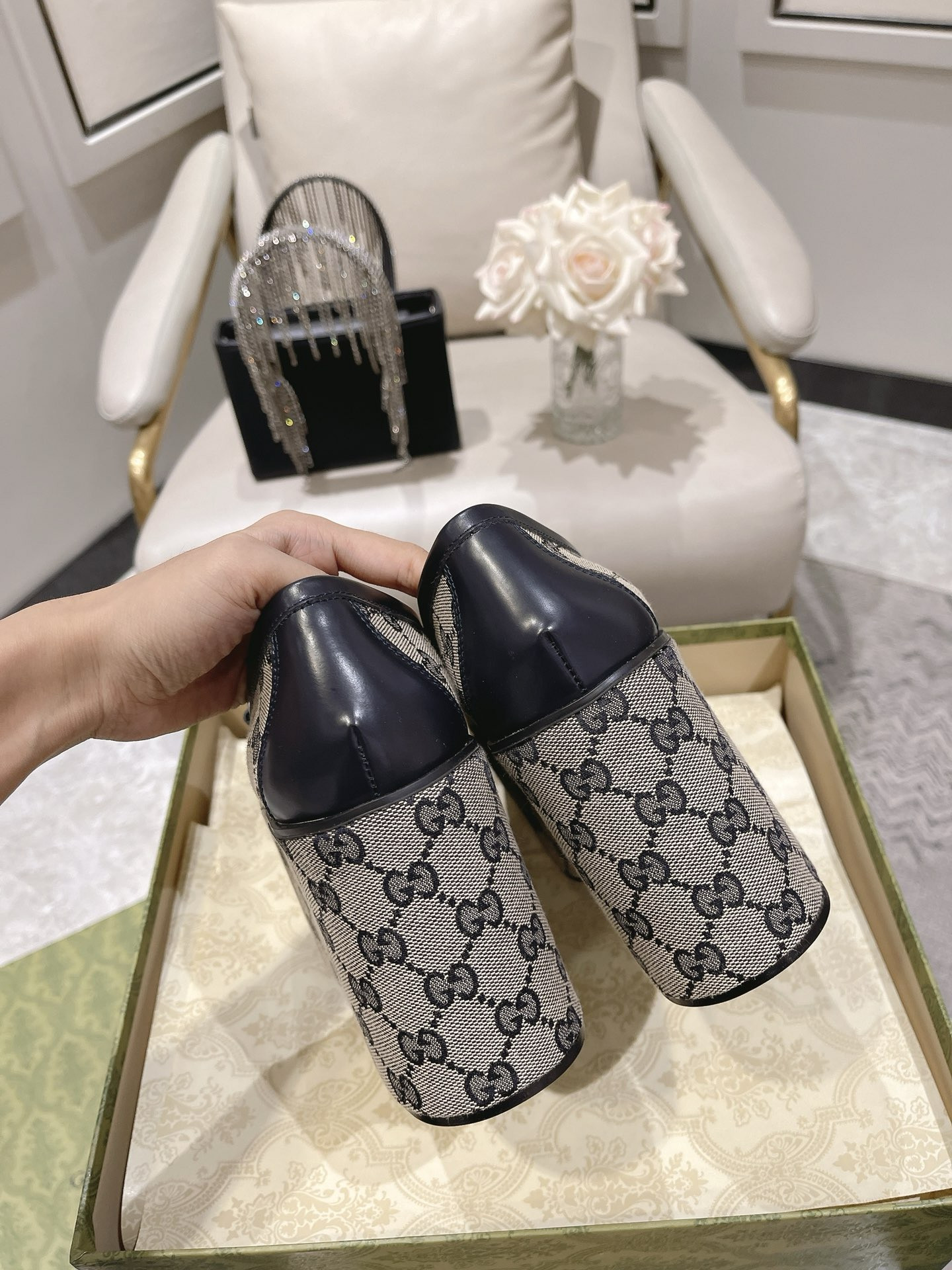 G*u*i horsebit platform loafer