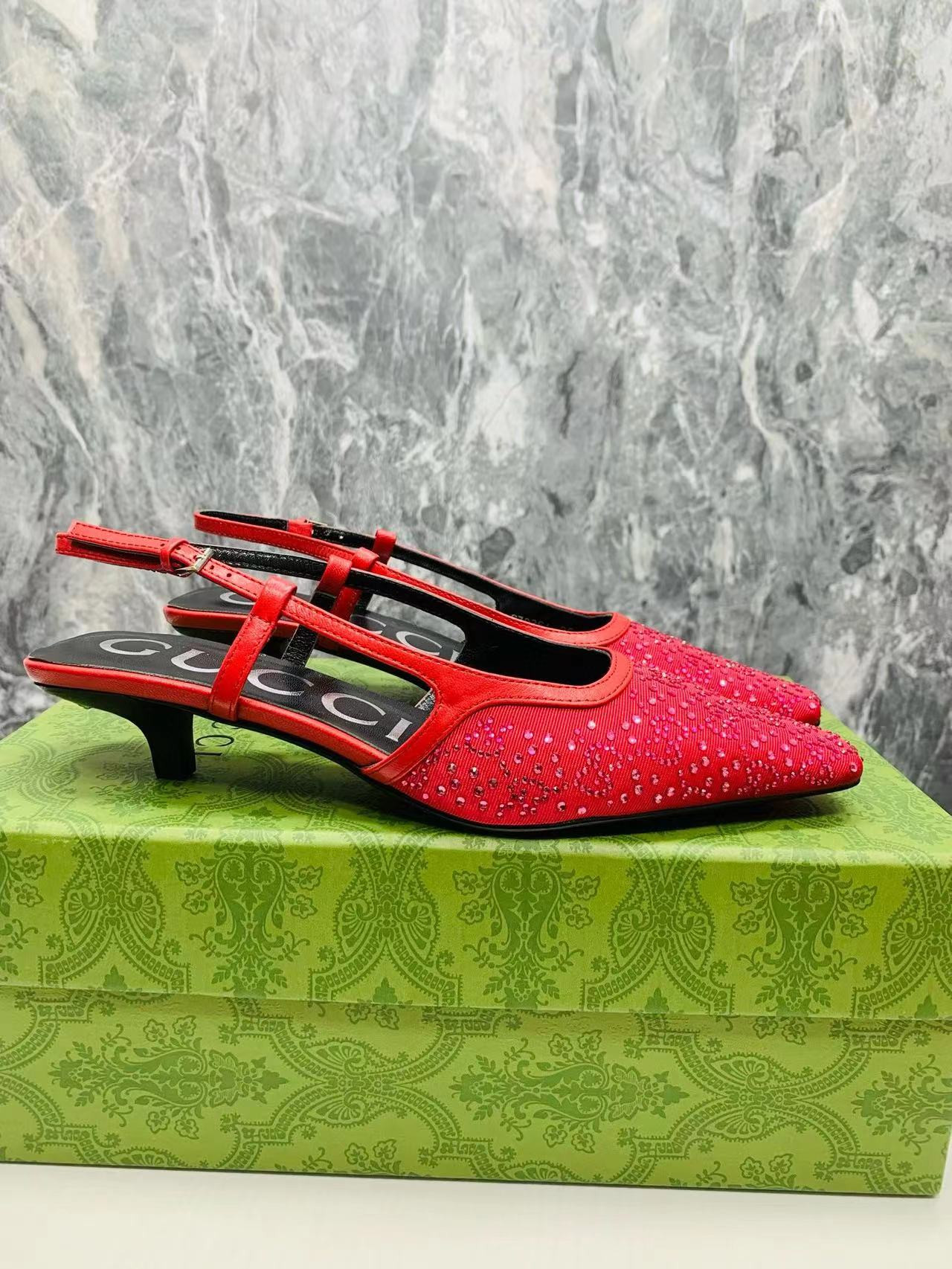 ua G*u*i slingback pump