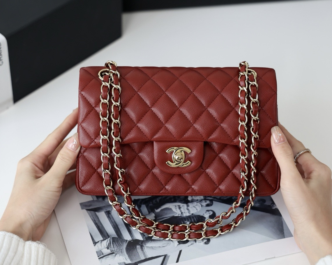 Ch*el classic handbag in grained litchi pattern calfskin & gold-tone metal 15.5 × 25.5 × 6.5 cm