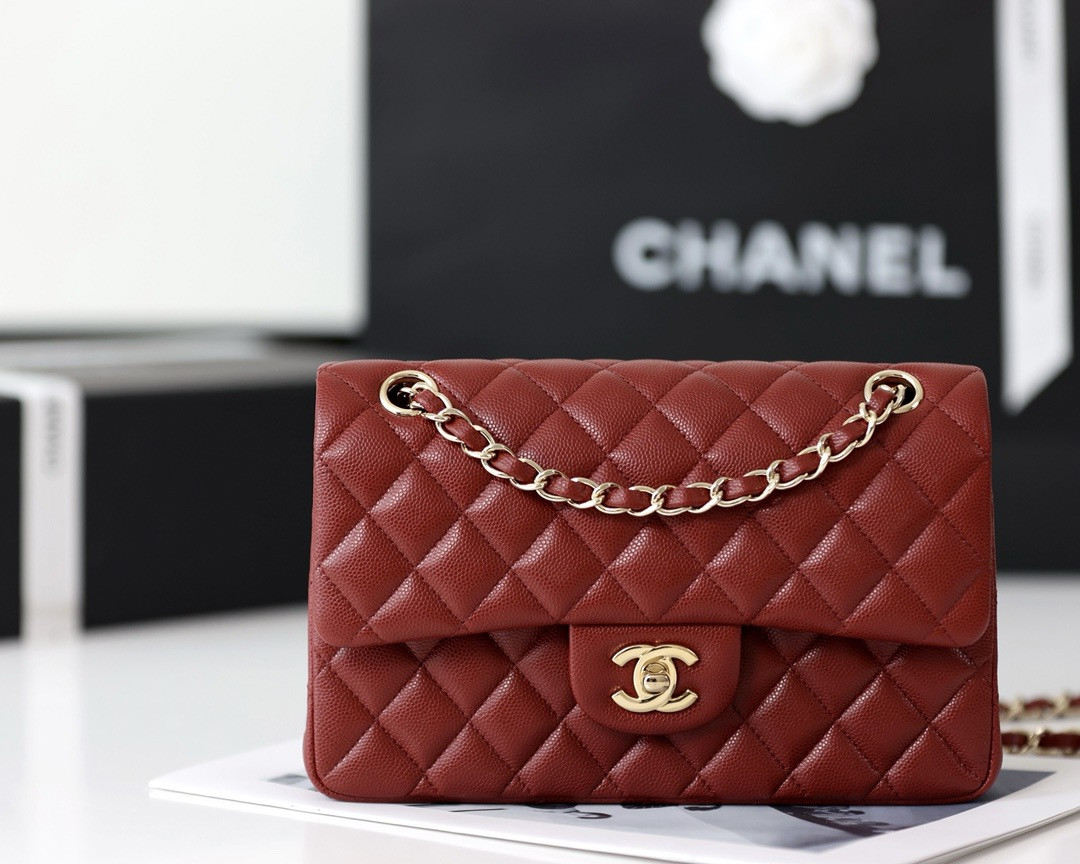 Ch*el classic handbag in grained litchi pattern calfskin & gold-tone metal 15.5 × 25.5 × 6.5 cm