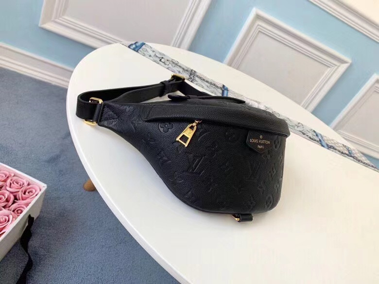LV Bumbag M44812 23×16×10CM