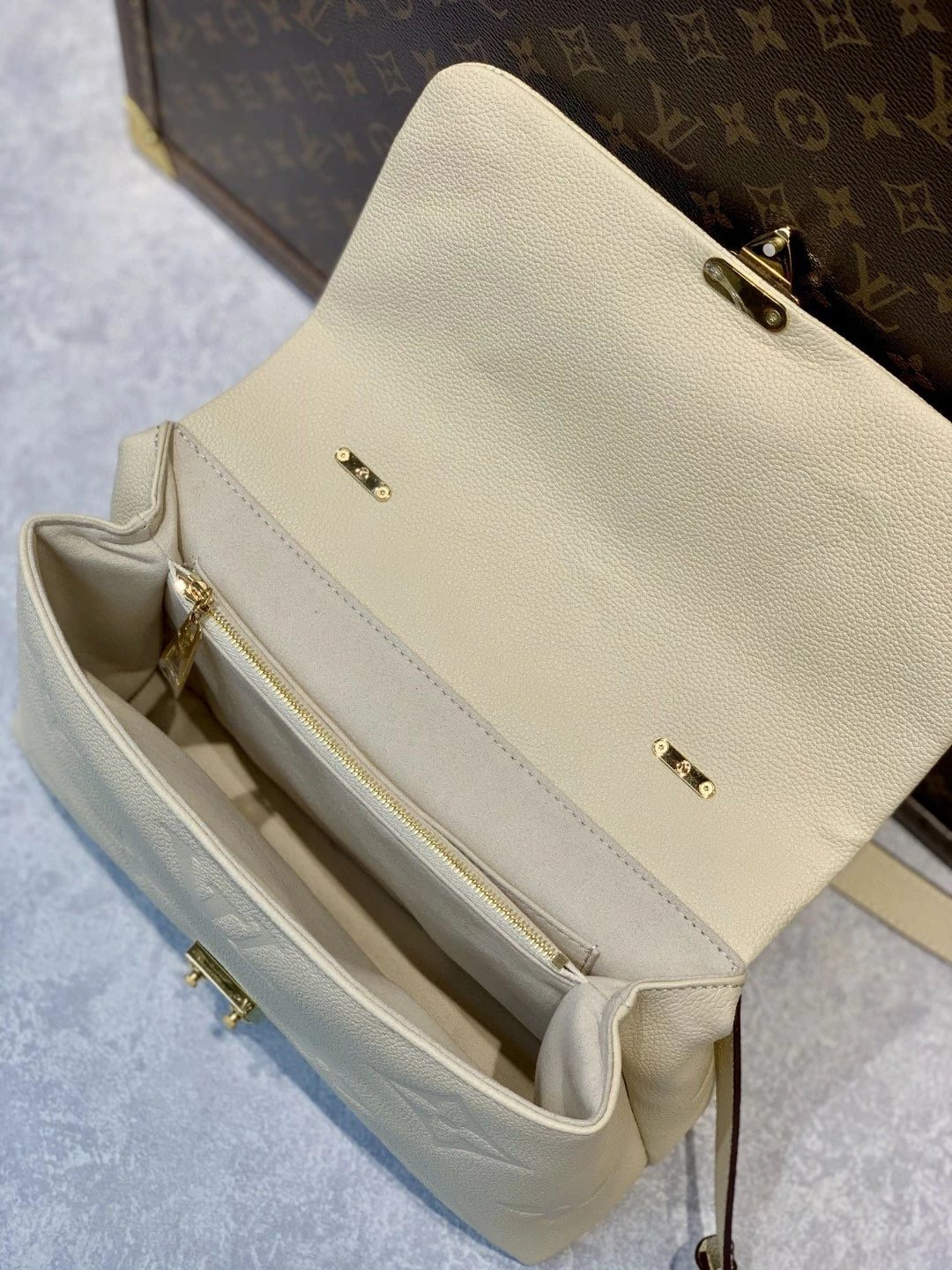 LV MADELEINE MM M45976
