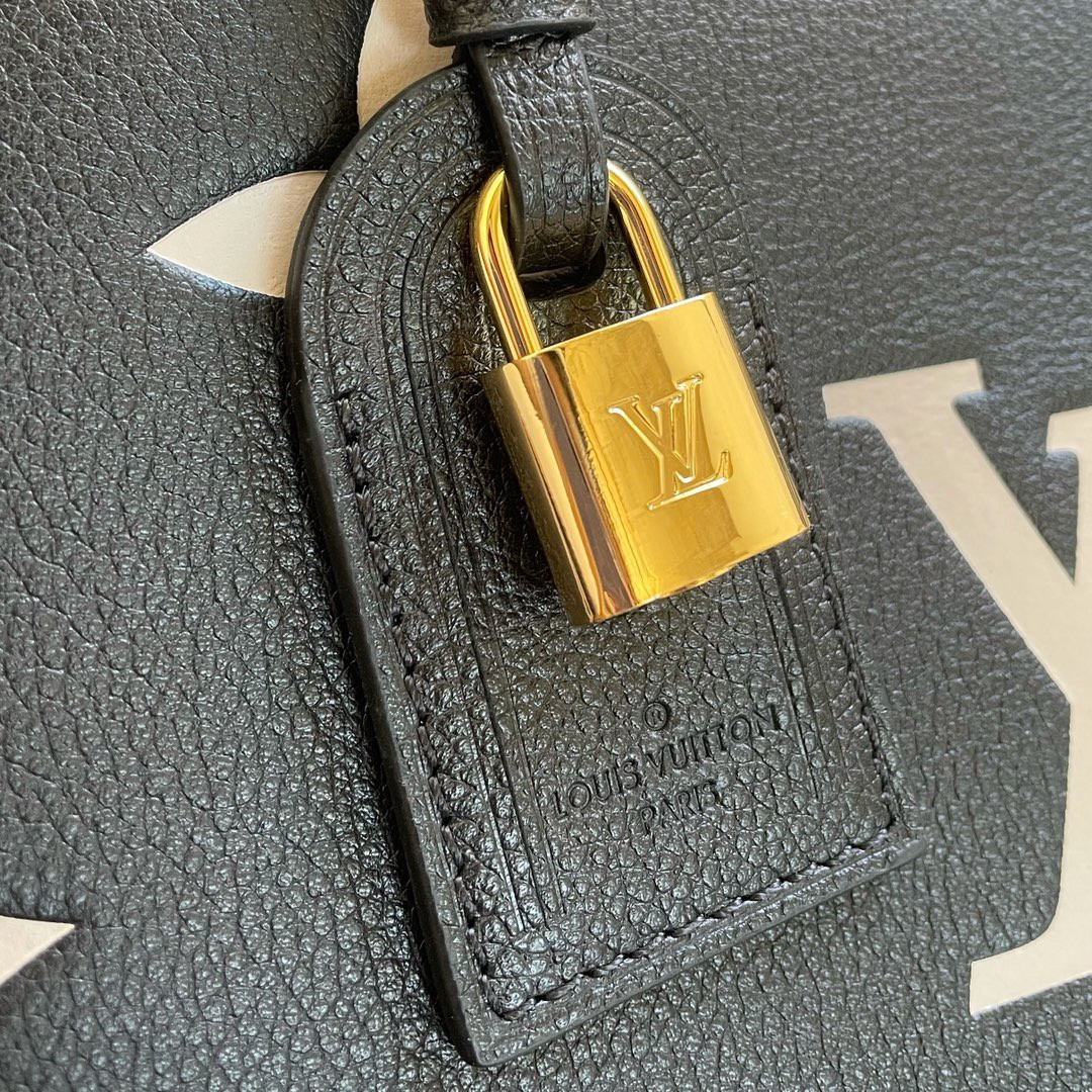 LV GRAND PALAIS M45842