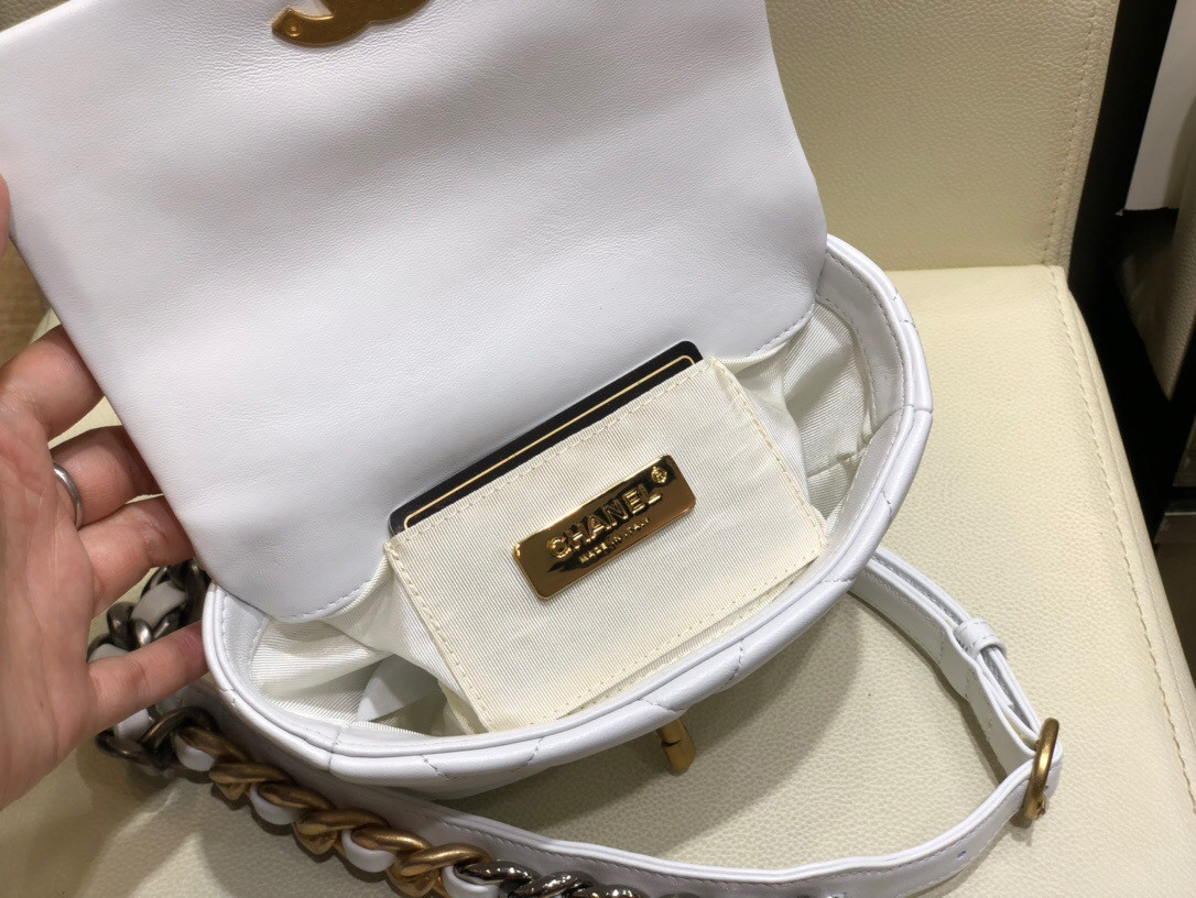 Ch*el 19 belt bag