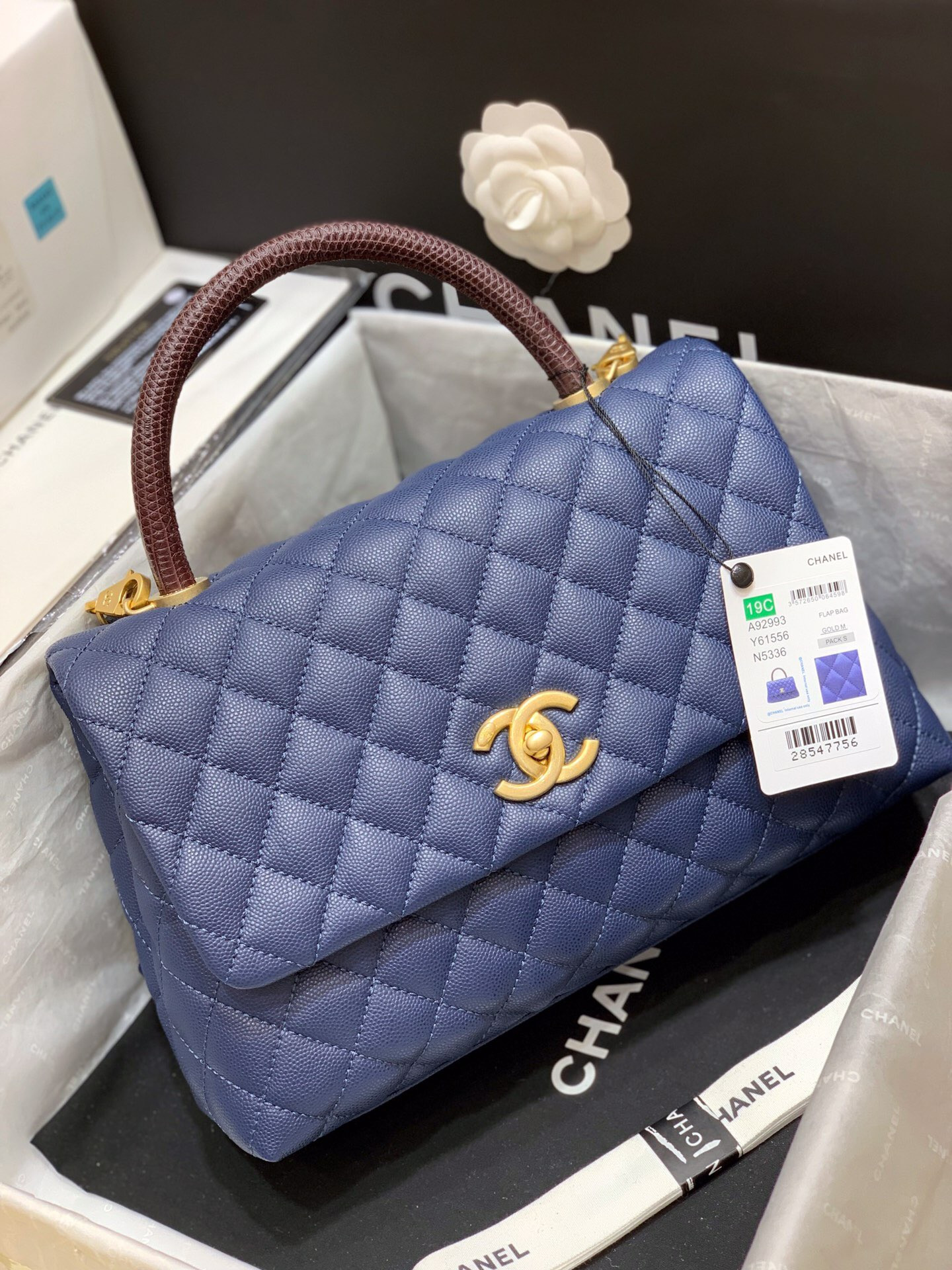 Ch*el coco handle bag medium 28cm