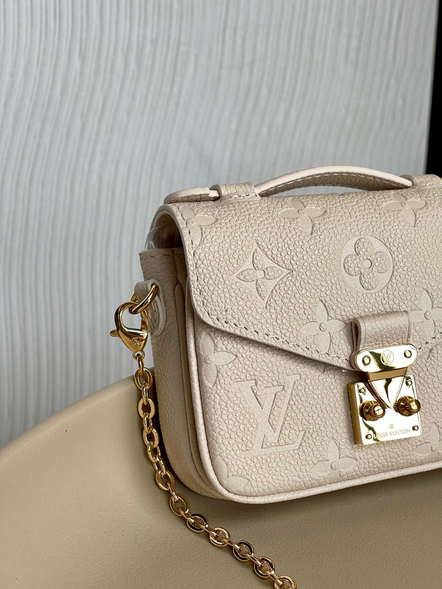 LV MICRO METIS M81390