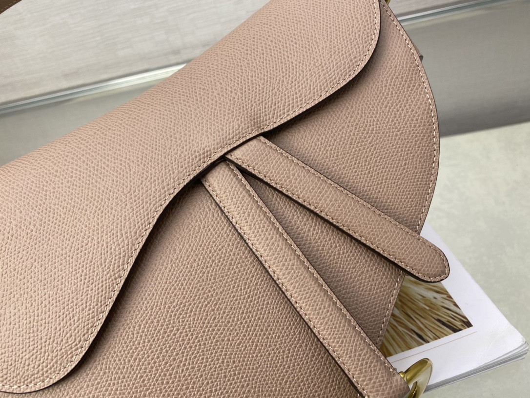 D*or saddle bag warm taupe grained calfskin 25.5x20x6.5cm