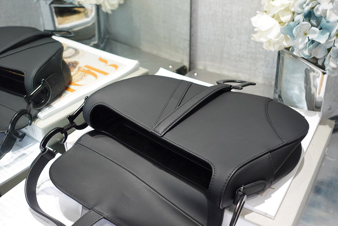 SADDLE BAG WITH STRAP Black Ultramatte Calfskin 25.5x20x6.5cm