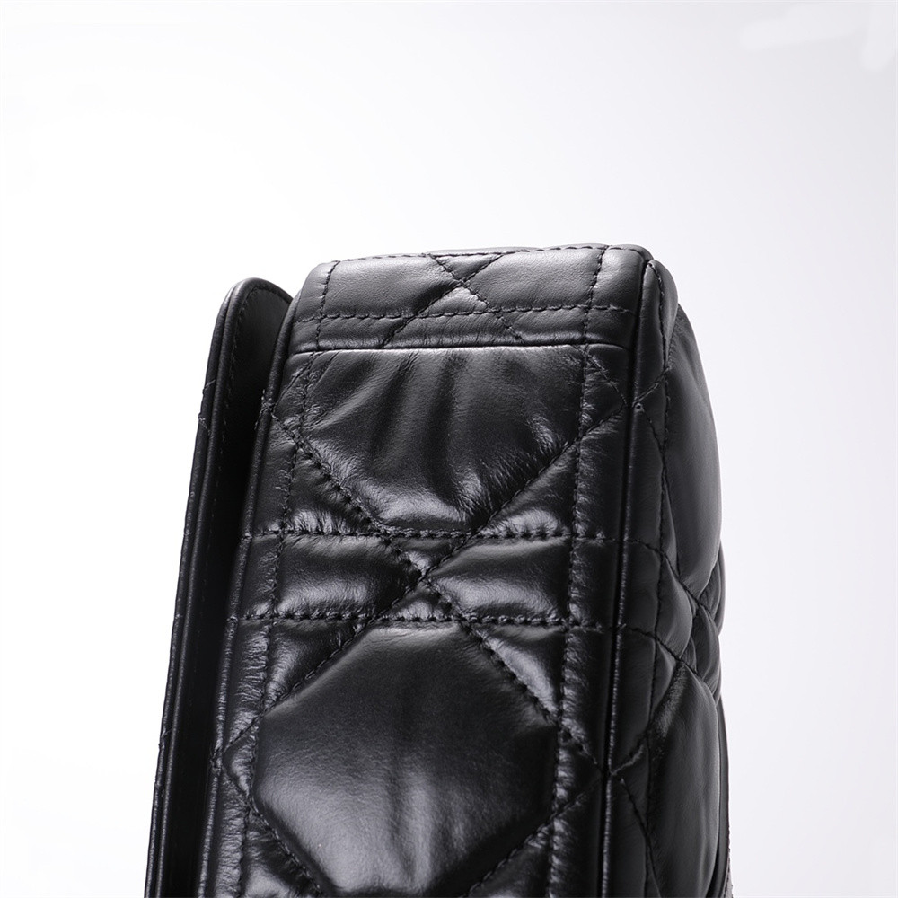 large d*or caro bag black S*pple cannage calfskin with silver hardware 29 x 18 x 10 cm
