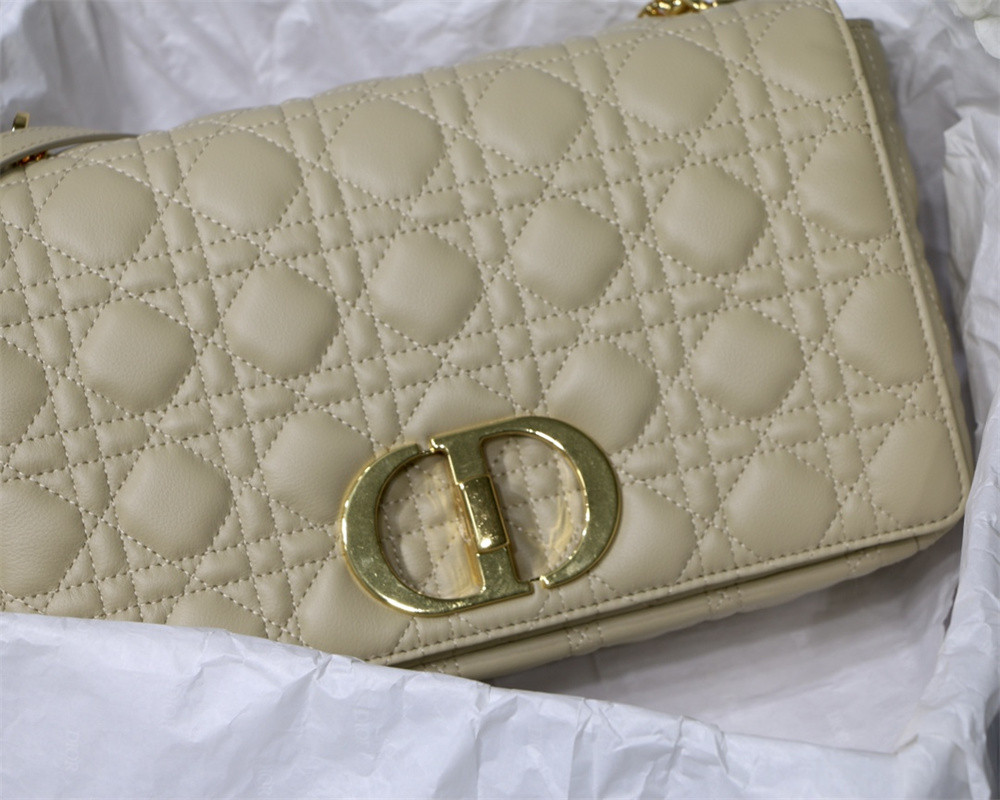 large d*or caro bag beige S*pple cannage calfskin 29 x 18 x 10 cm