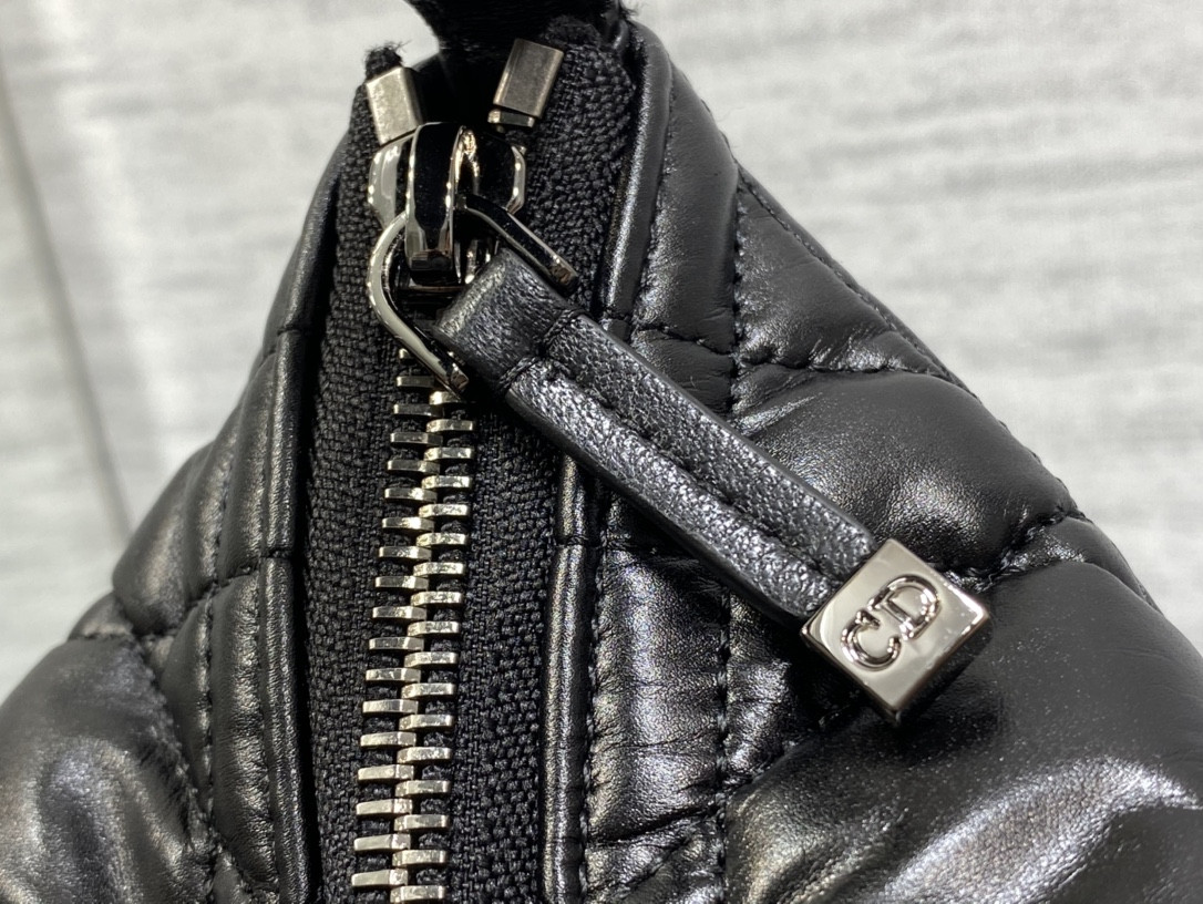 medium D*or travel nomad pouch black