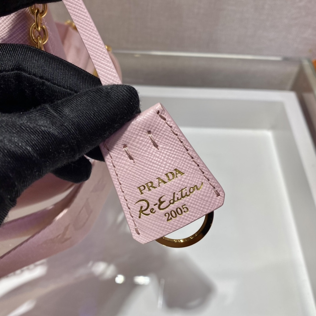 Pra*a re-edition 2005 saffiano leather bag pink
