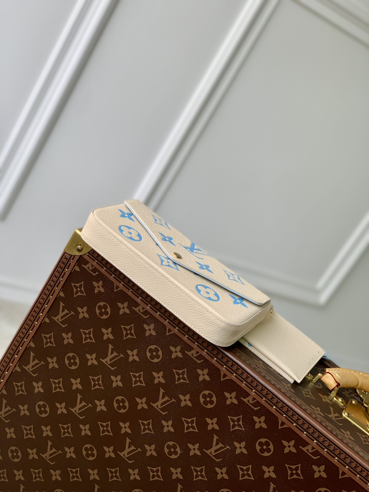 LV FÉLICIE POCHETTE M69977
