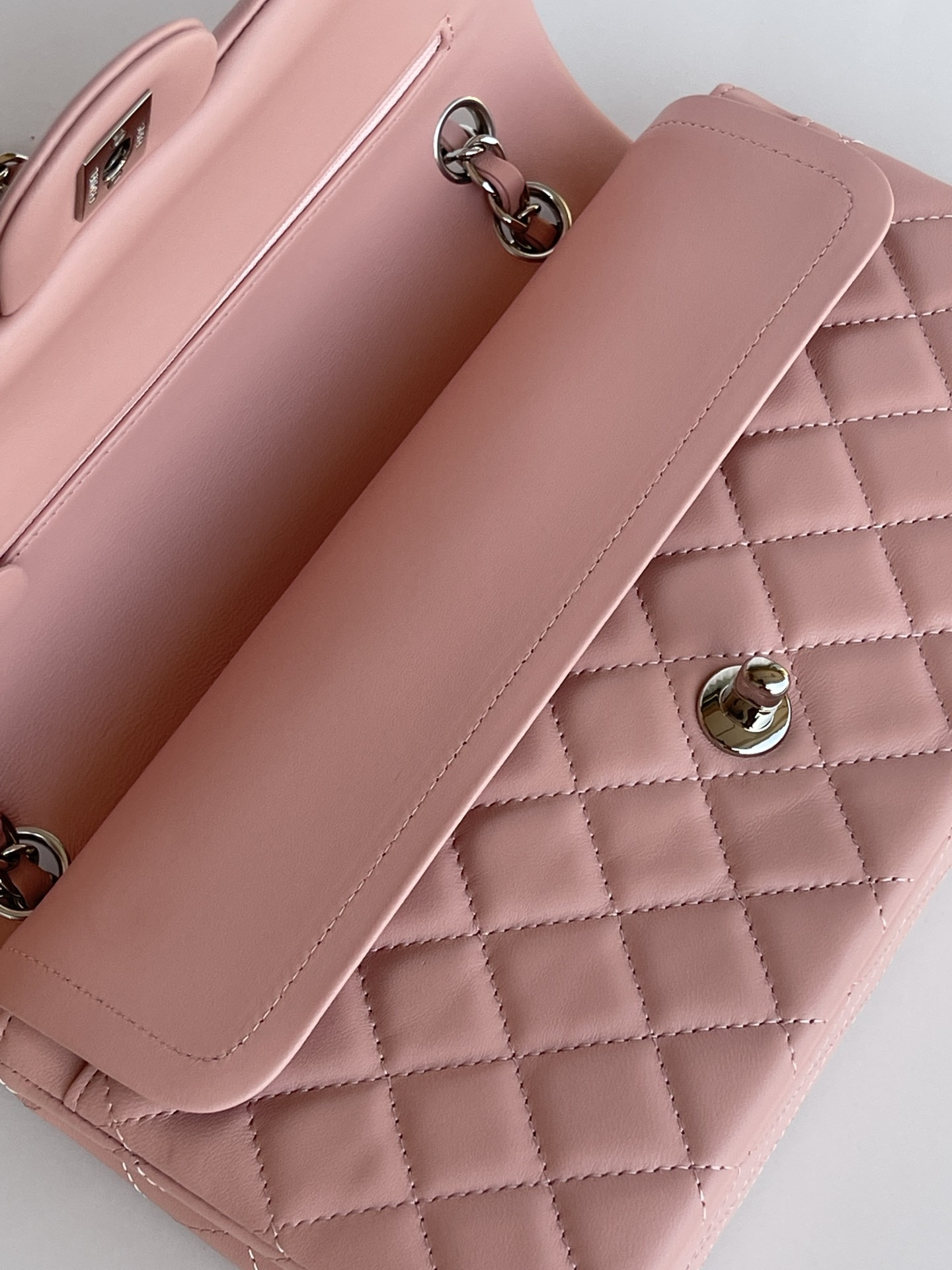 Ch*el classic flap 25cm cf pink silver 6 × 9.9 × 2.5 in