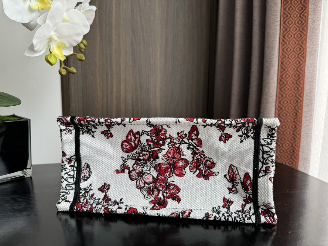 small D*or book tote white and red le cŒur des papillons embroidery 10.5 x 8.5 x 5.5 inches