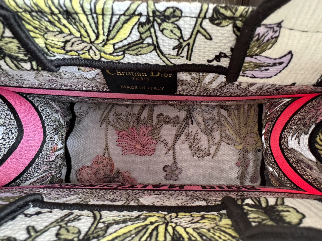 small D*or book tote white multicolor mexico millefiori embroidery 10.5 x 8.5 x 5.5 inches