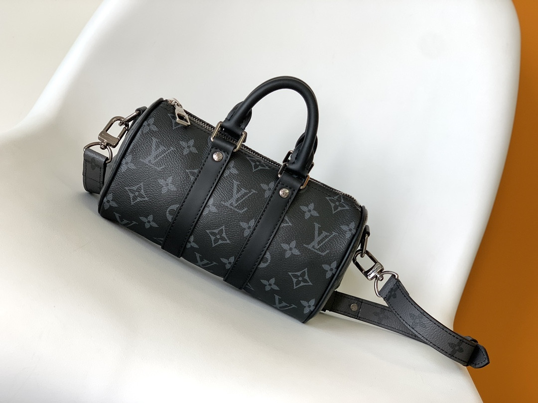 l0*is V*t0n keepall xs monogram eclipse reverse black m45947 21 x 12 x 9 cm