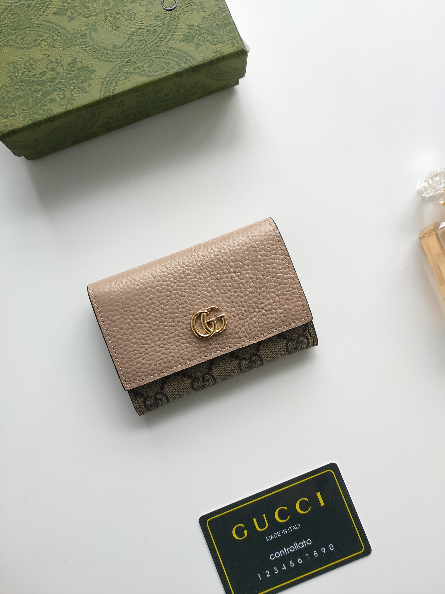 G*u*i gg card case wallet