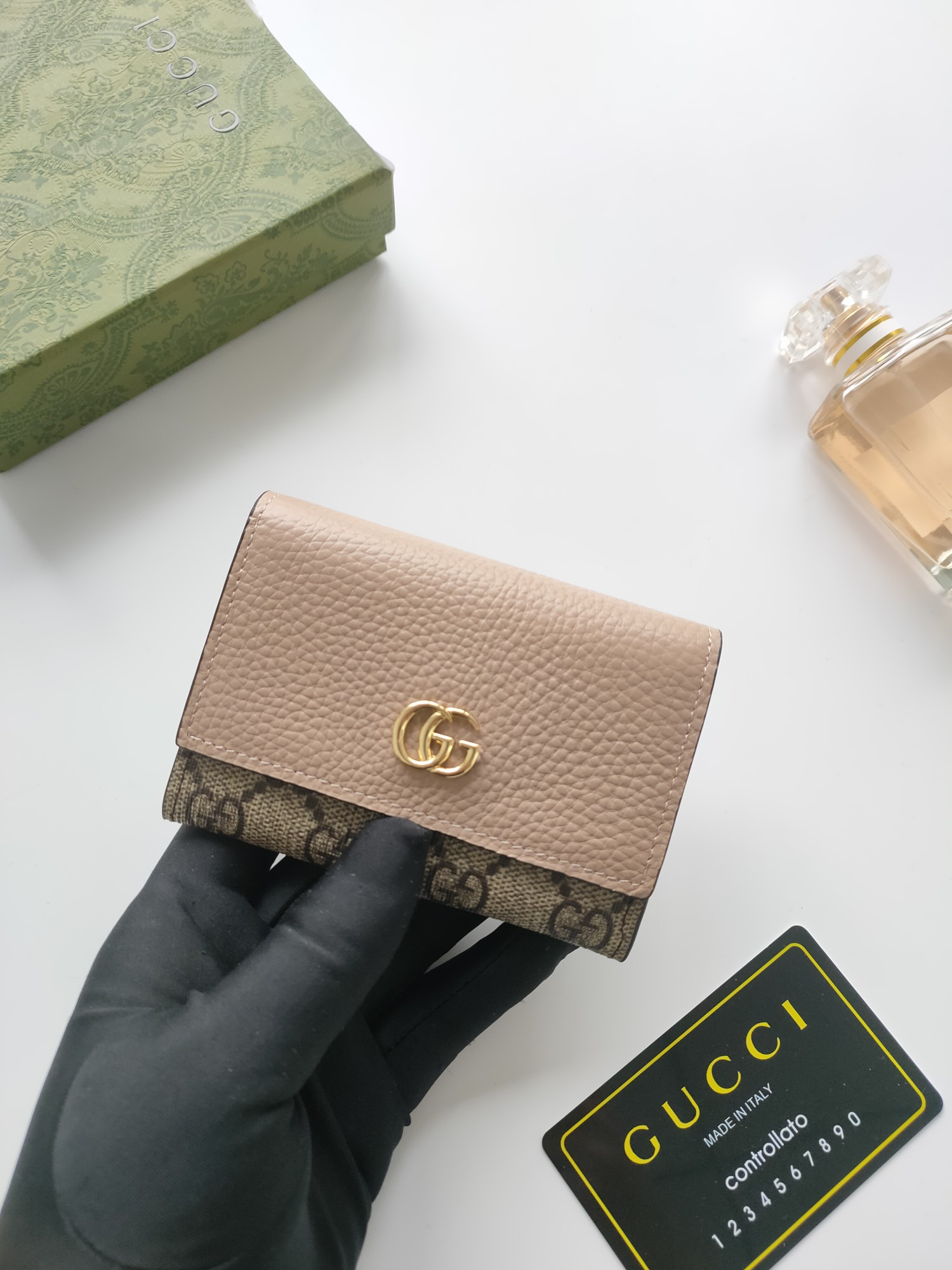 G*u*i gg card case wallet