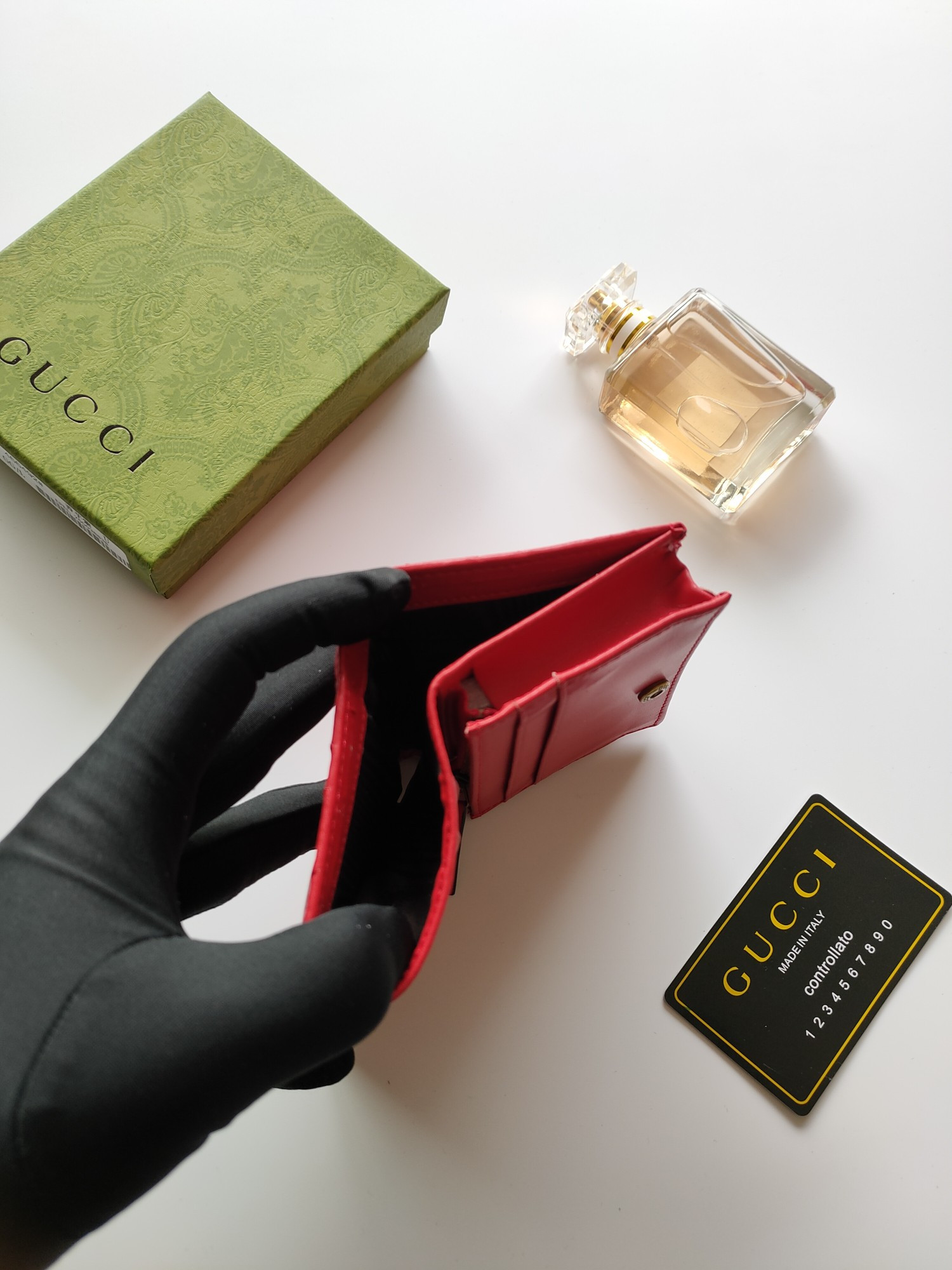 G*u*i gg  card case wallet