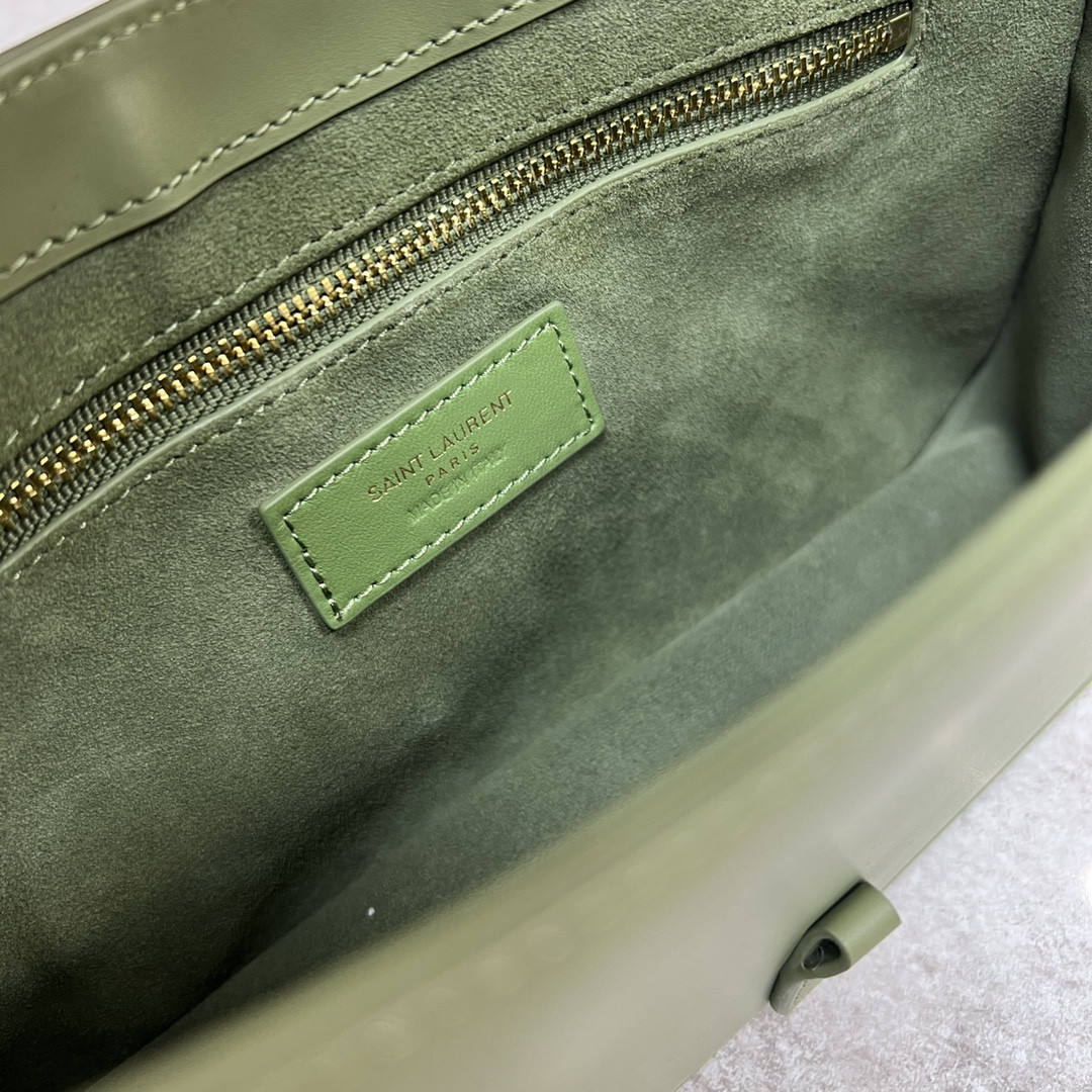 Y*L le 5 À 7 in smooth leather green 9 x 6.3 x 2.5 inches