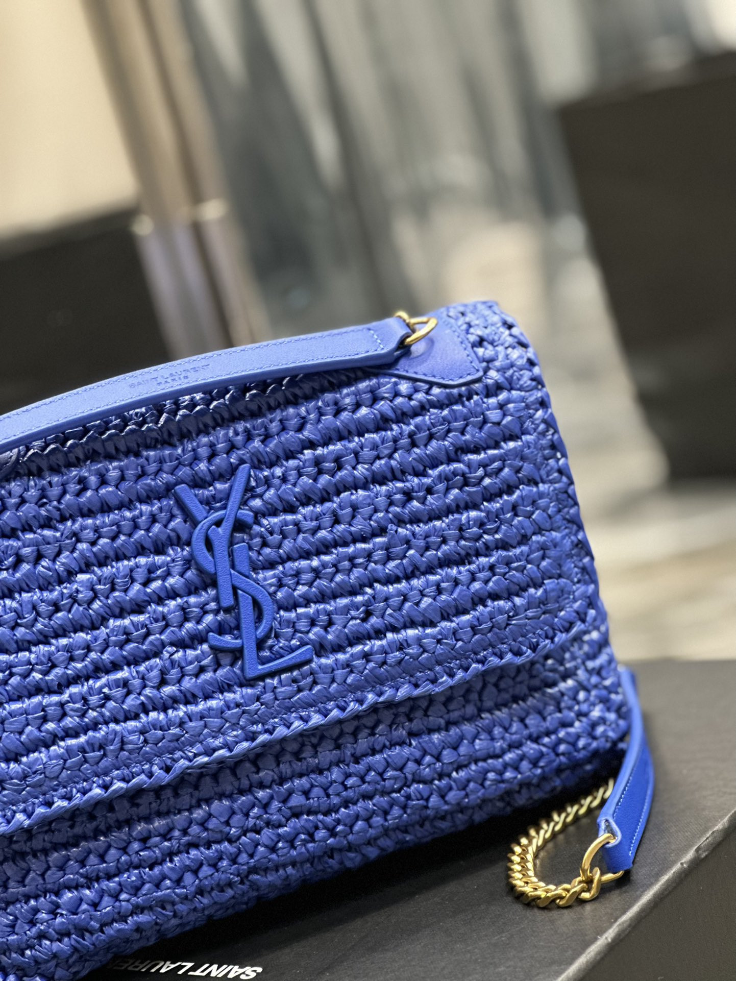 Y*L niki chain bag in raffia and leather blue 22×16.5×12 cm