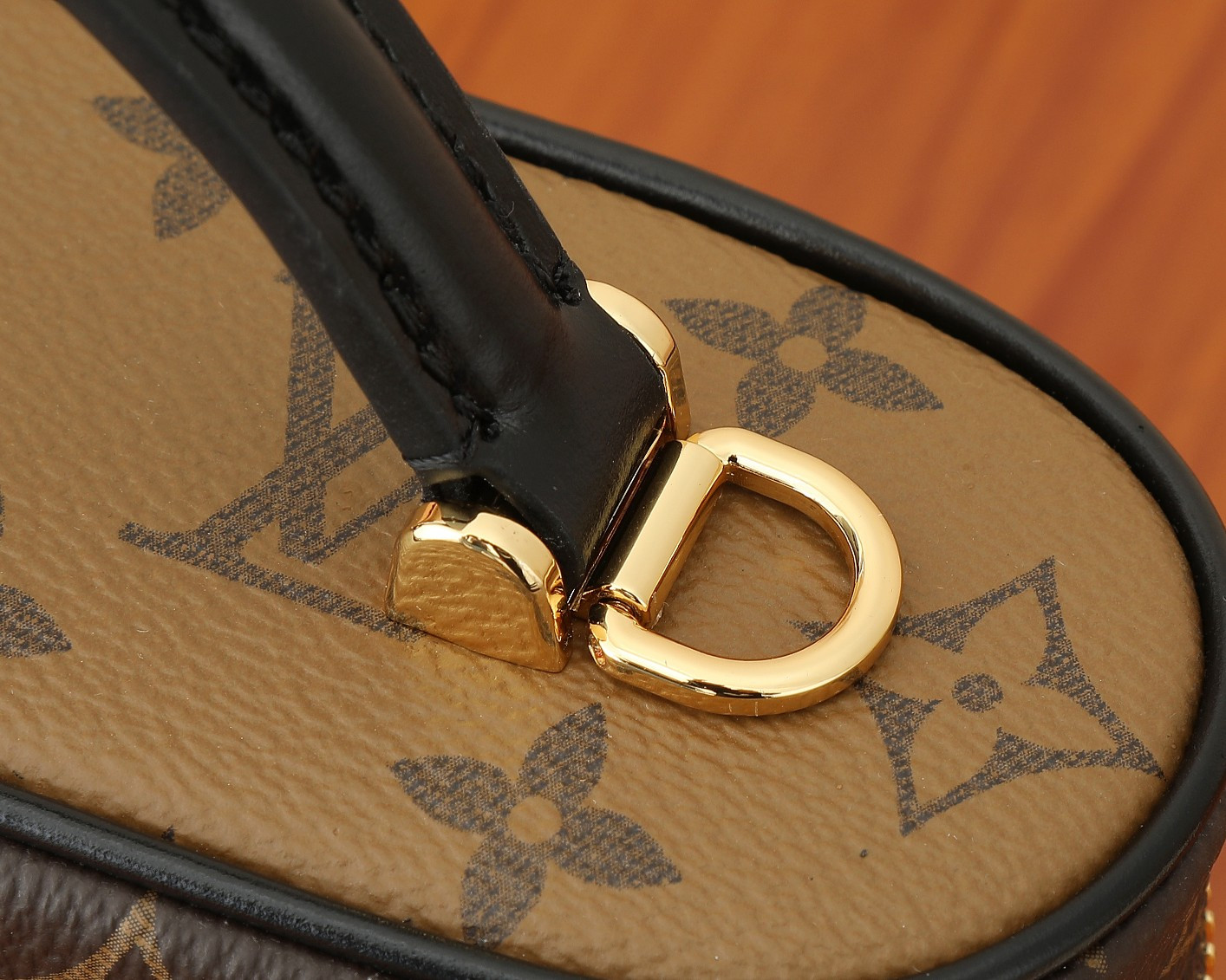 LV M47125 Vanity Chain Pouch 19 x 11.5 x 6.5 cm