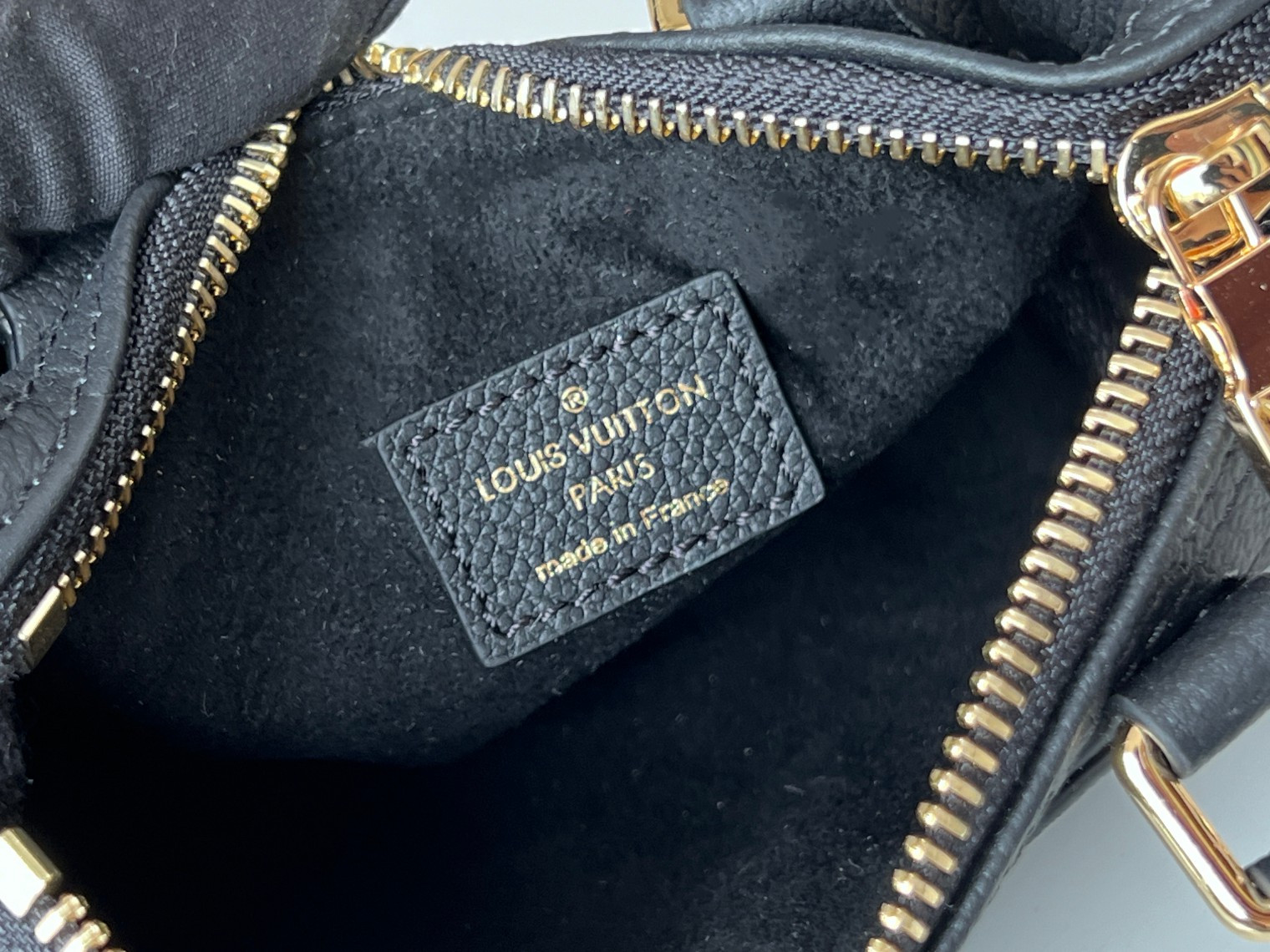 LV Nano Speedy M82450 16 x 11 x 9 CM