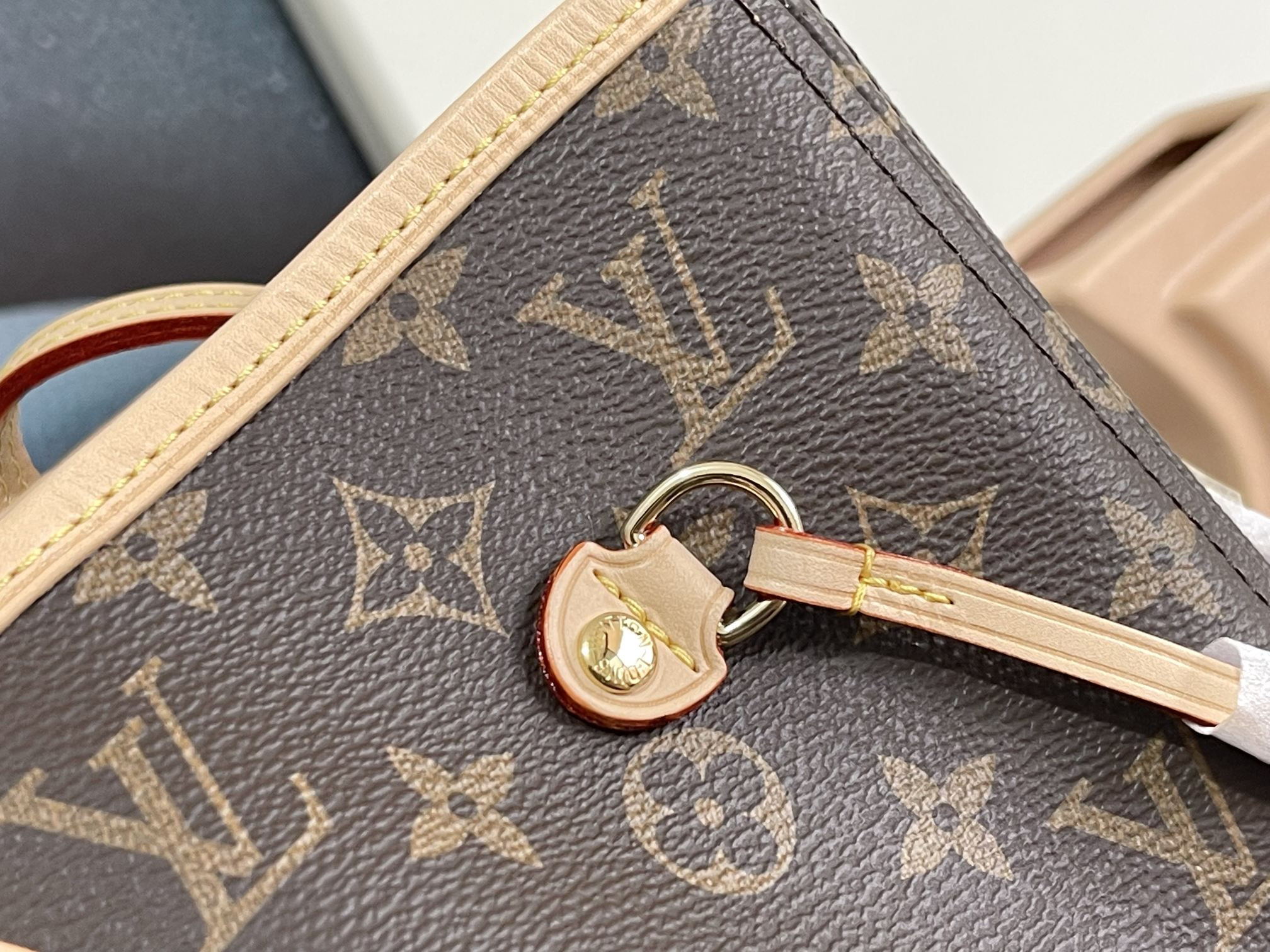 l0*is V*t0n m41178  neverfull mm 12.6 x 11.4 x 6.7 inches without box