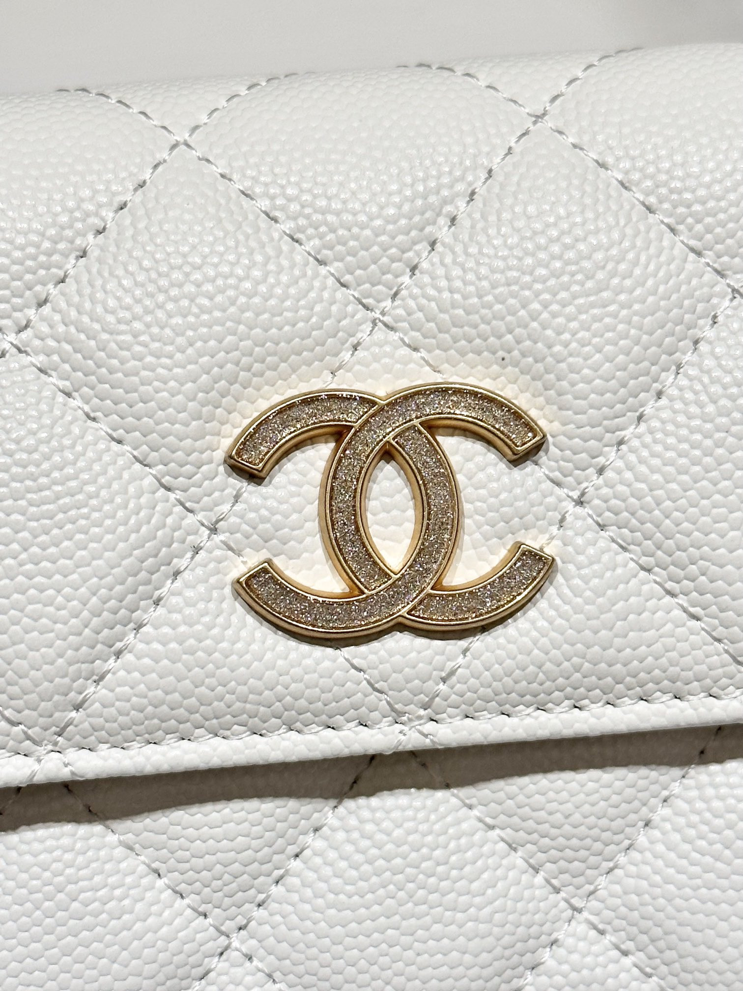Ch*el classic wallet on chain mini white 6.7 x 3.9 x 1.6 in