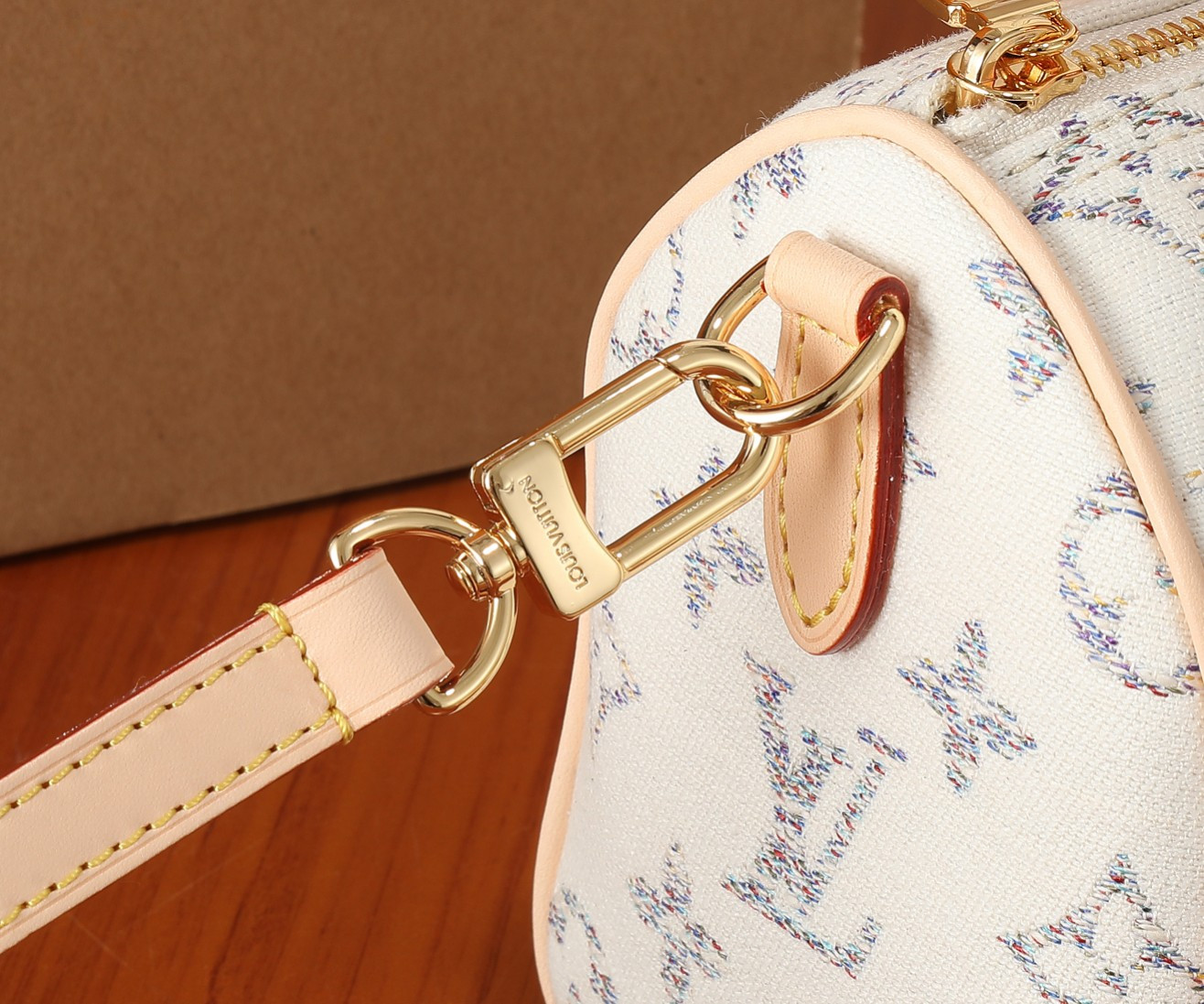 LV Speedy Bandoulière 20 M24709 8.1 x 5.3 x 4.7 inches