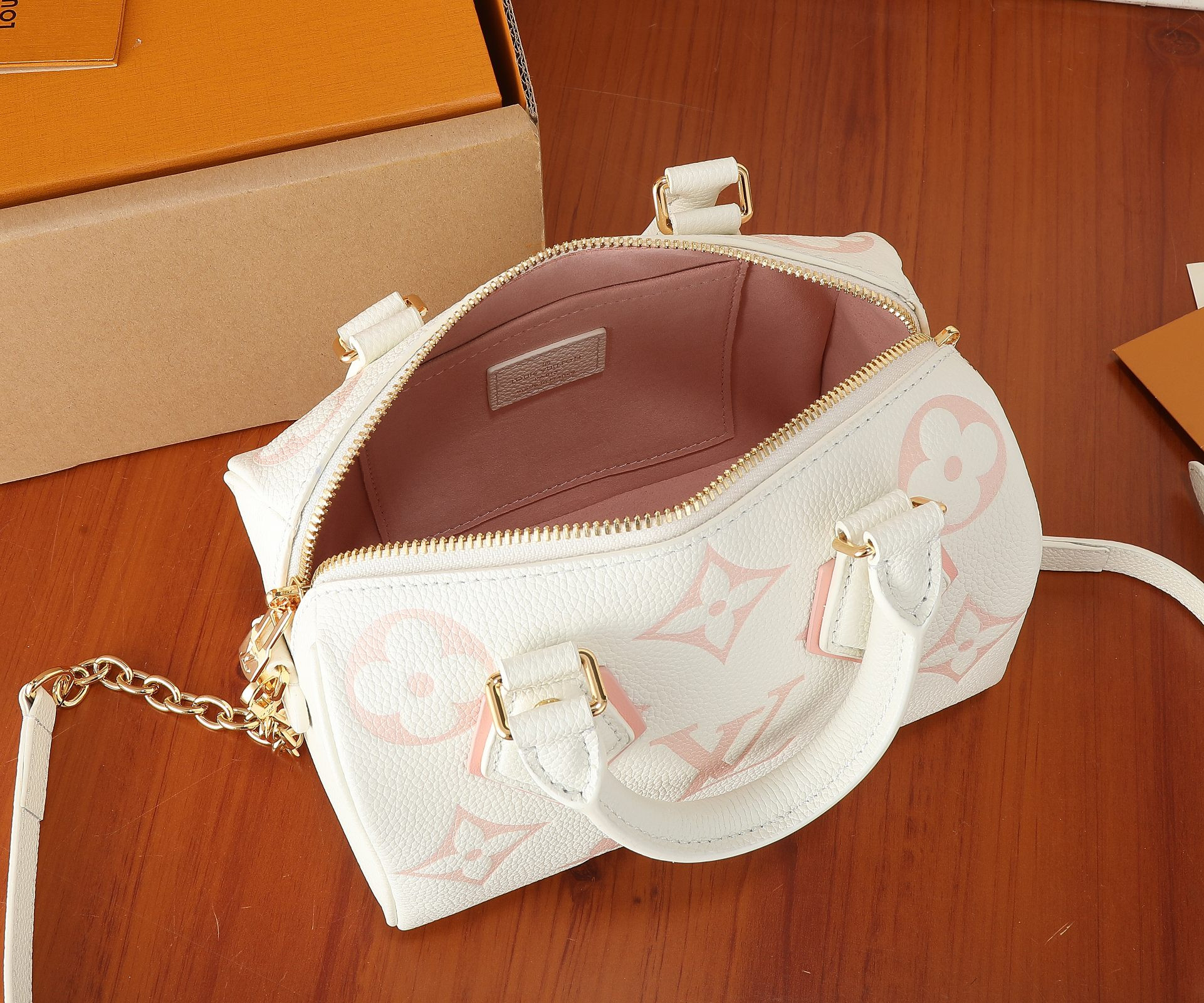 LV Speedy Bandoulière 20 M46875 8.1 x 5.3 x 4.7 inches