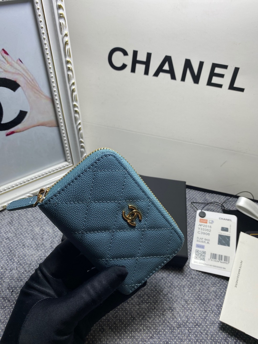 Ch*el zipped coin purse 7.5x 11x 2.5cm