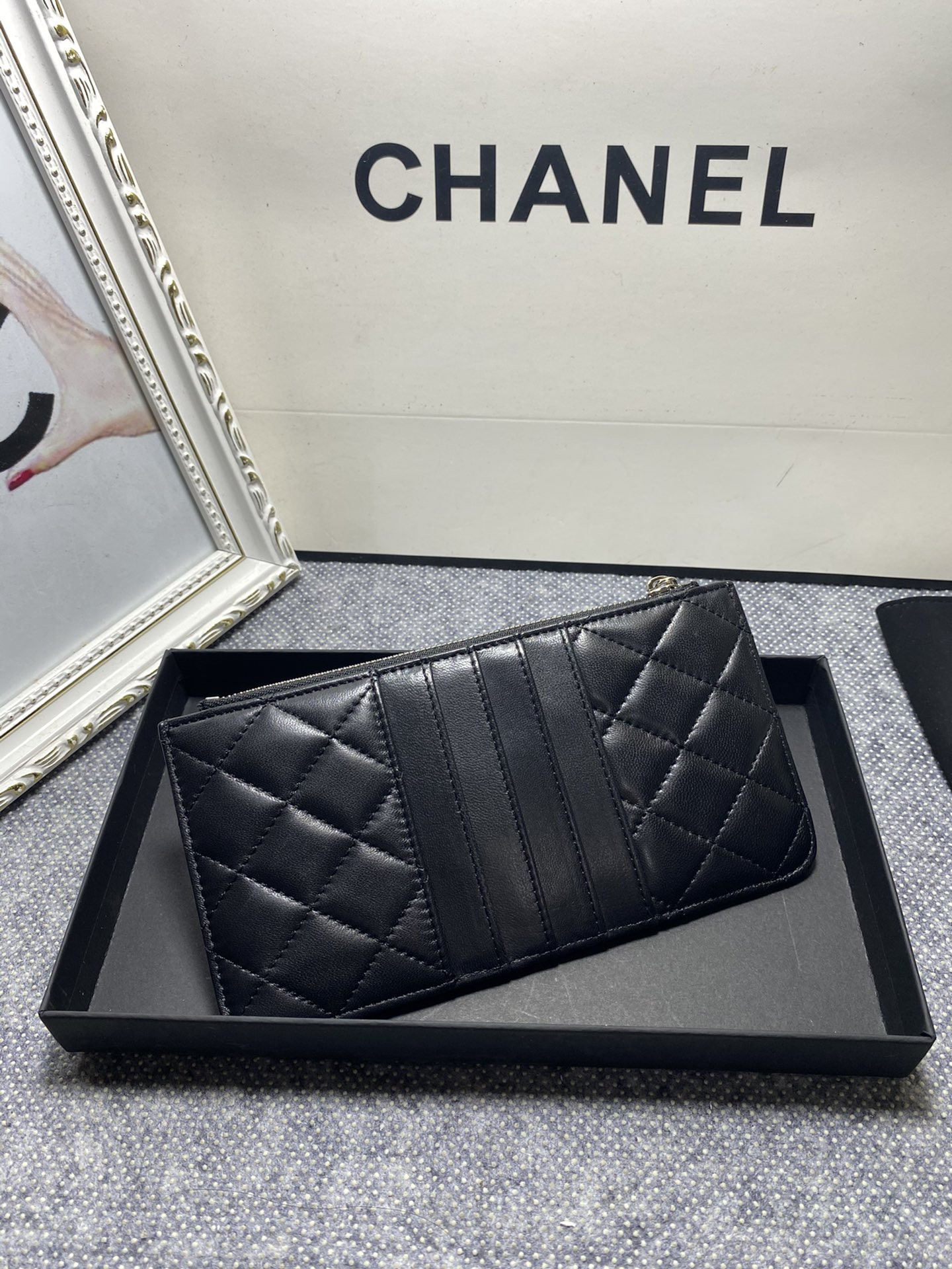 Ch*el long zipped wallet 19-11cm
