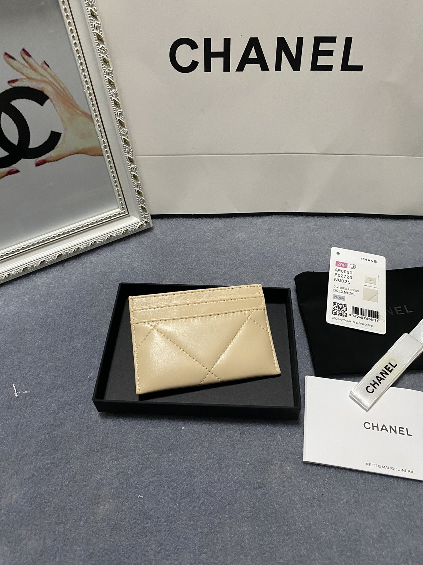 Ch*el card holder 11.2×7.5×0.5cm