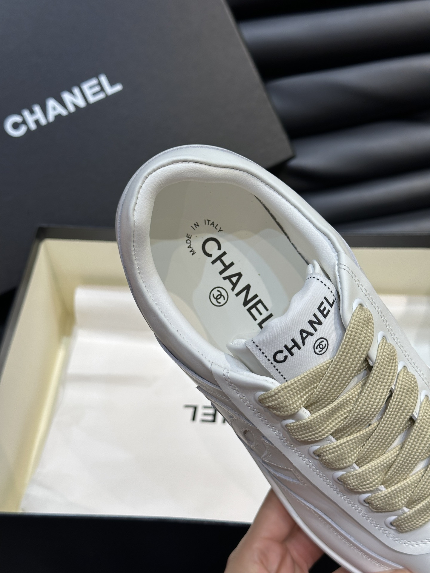 ua Ch*el sneaker calfskin