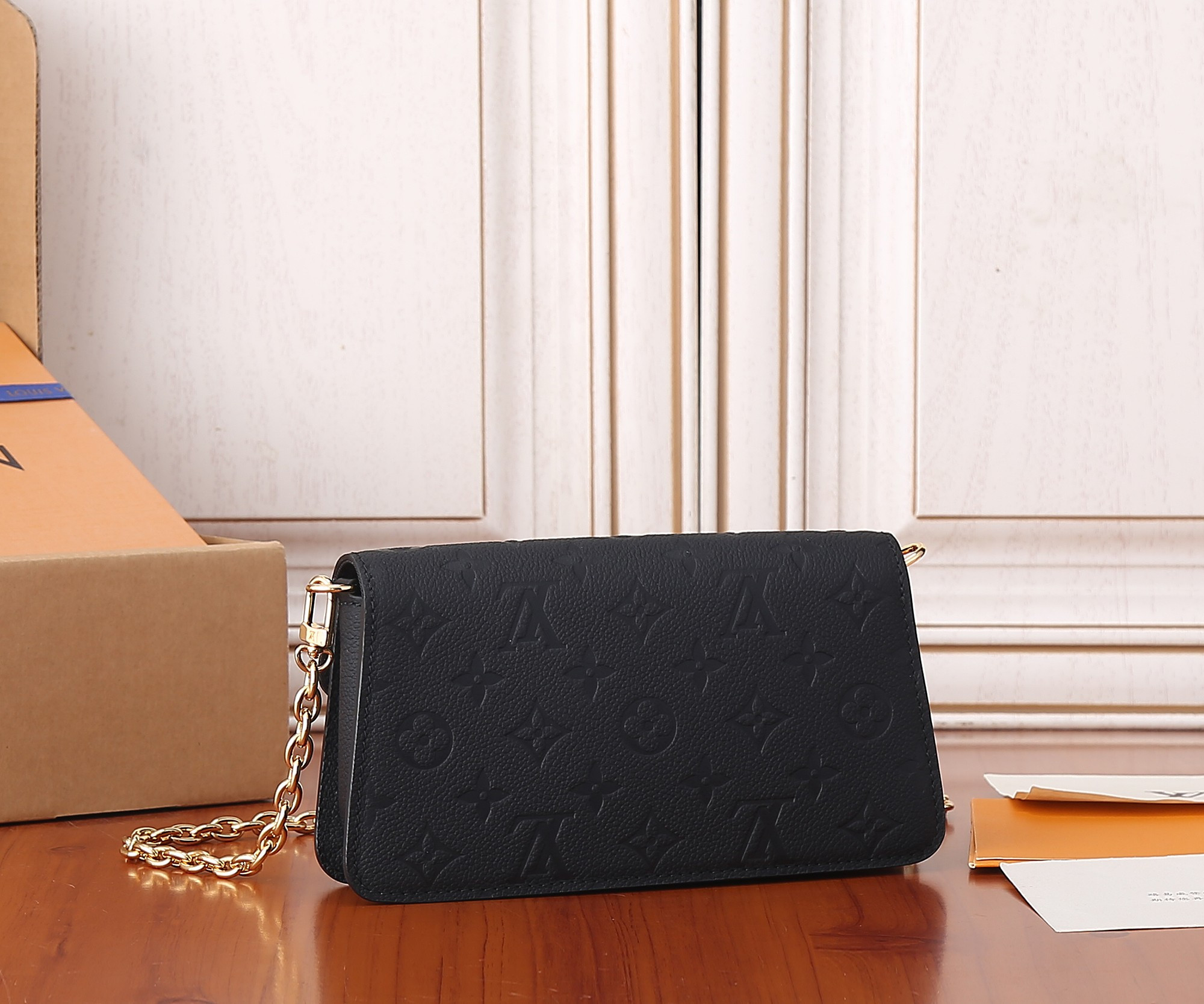 LV Wallet On Chain Métis M82637 7.5 x 4.3 x 2.2 inches