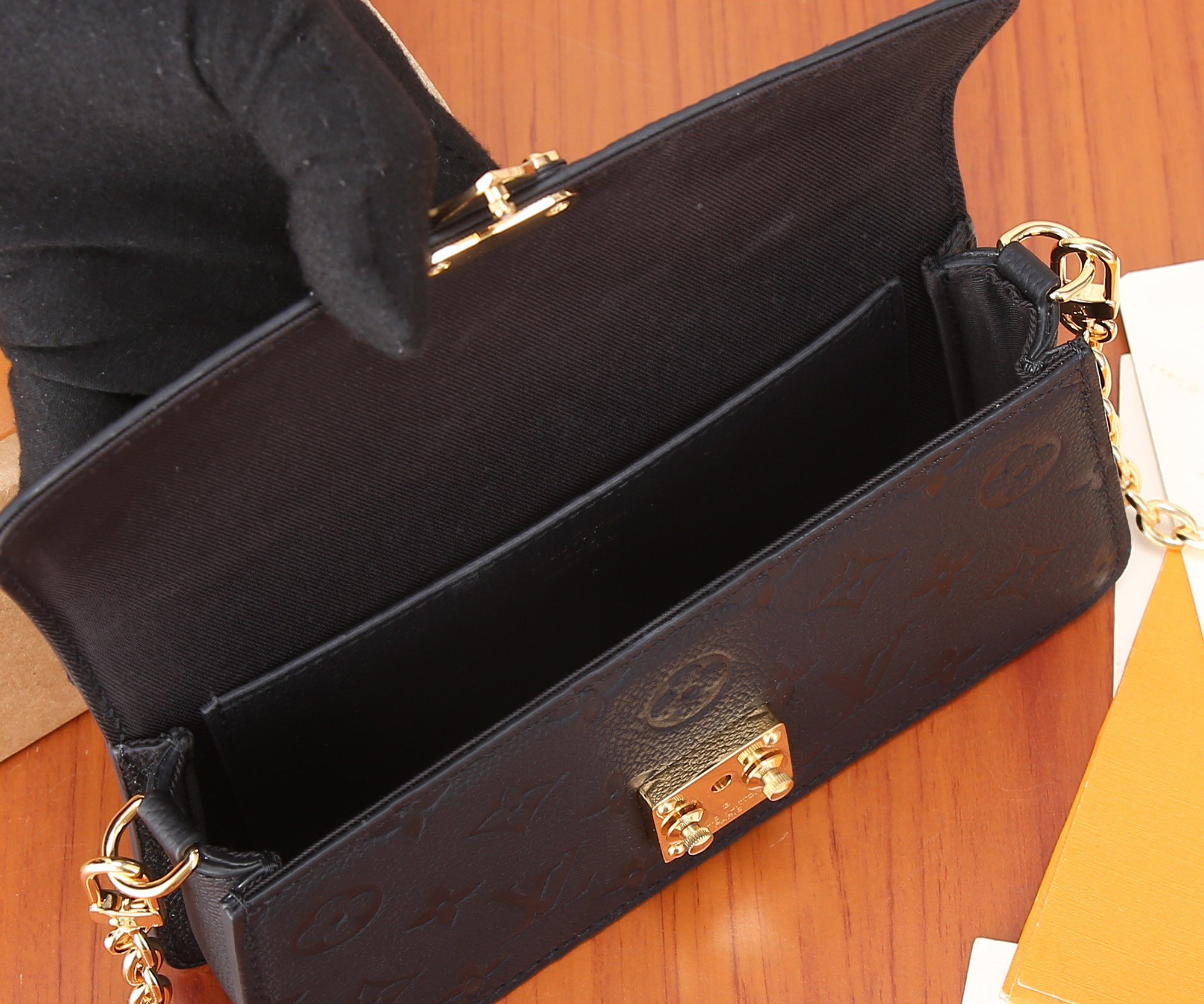 LV Wallet On Chain Métis M82637 7.5 x 4.3 x 2.2 inches