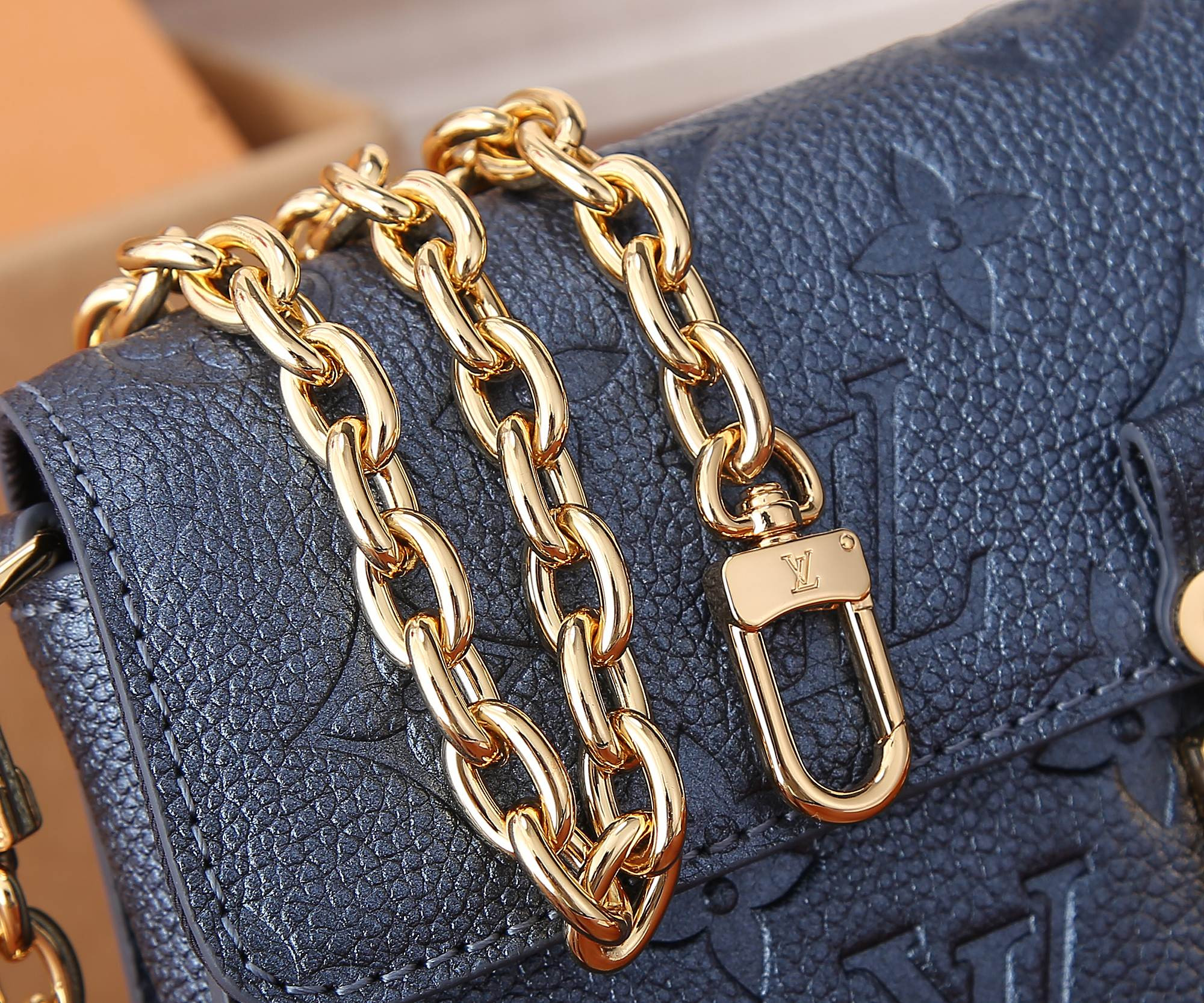 LV Wallet On Chain Métis   M82671    7.5 x 4.3 x 2.2 inches