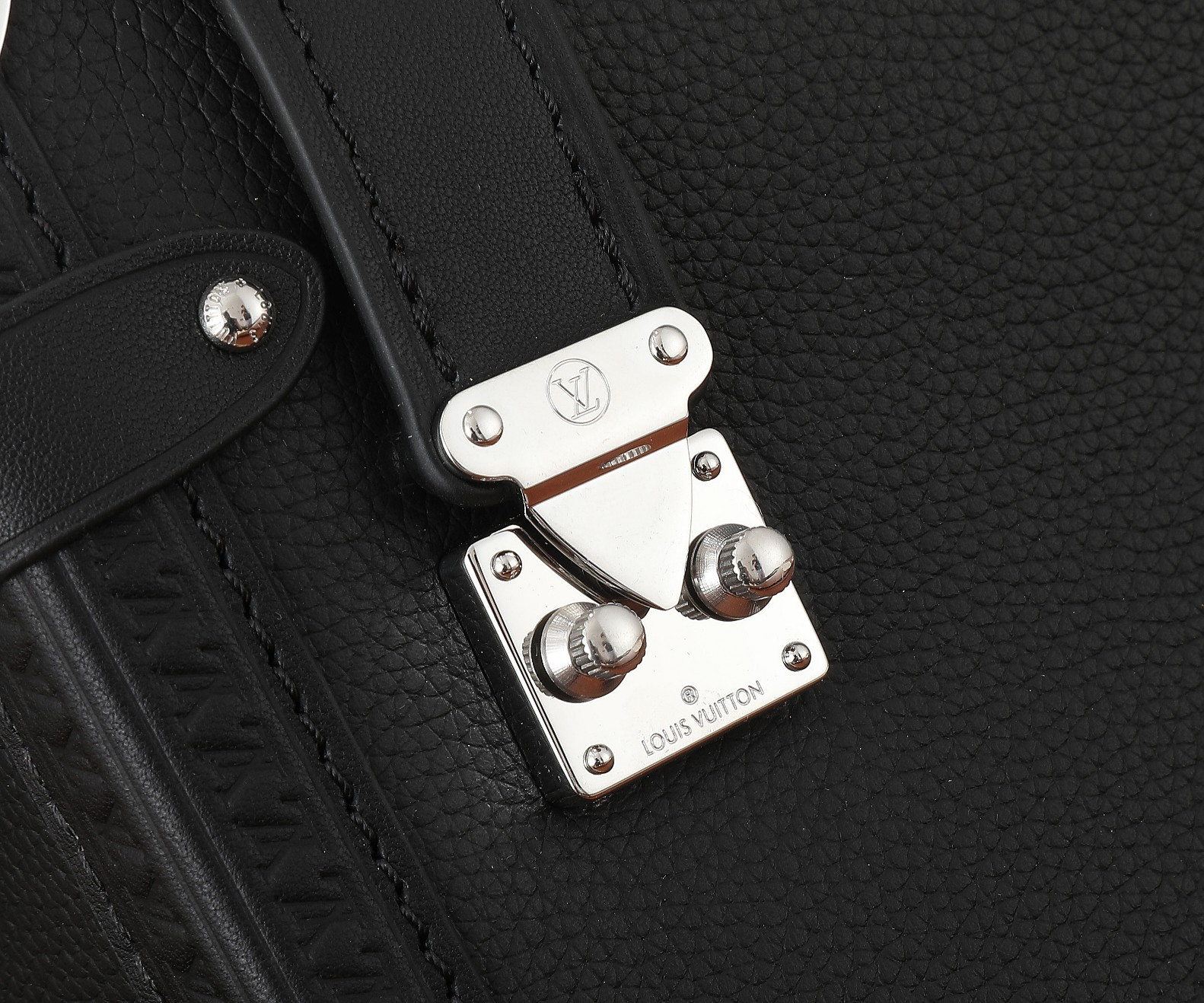 LV Side Trunk MM M25160 8.3 x 5.5 x 2.4 inches