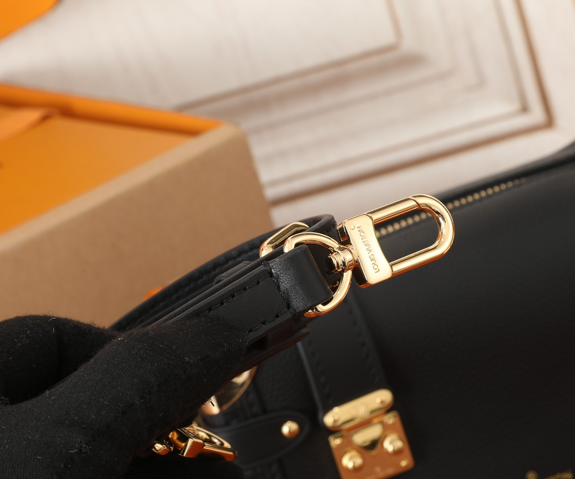 LV Side Trunk PM M23817   7.1 x 4.9 x 3.1 inches