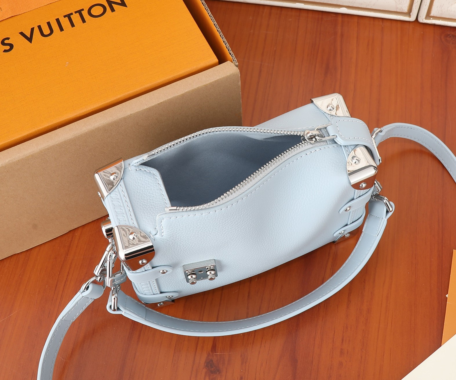 LV Side Trunk PM M25067   7.1 x 4.9 x 3.1 inches