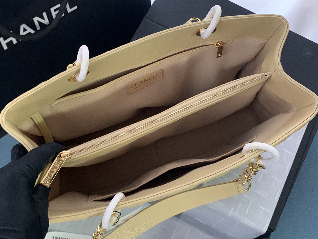 Ch*el gst caviar leather hardware 24x33x13cm