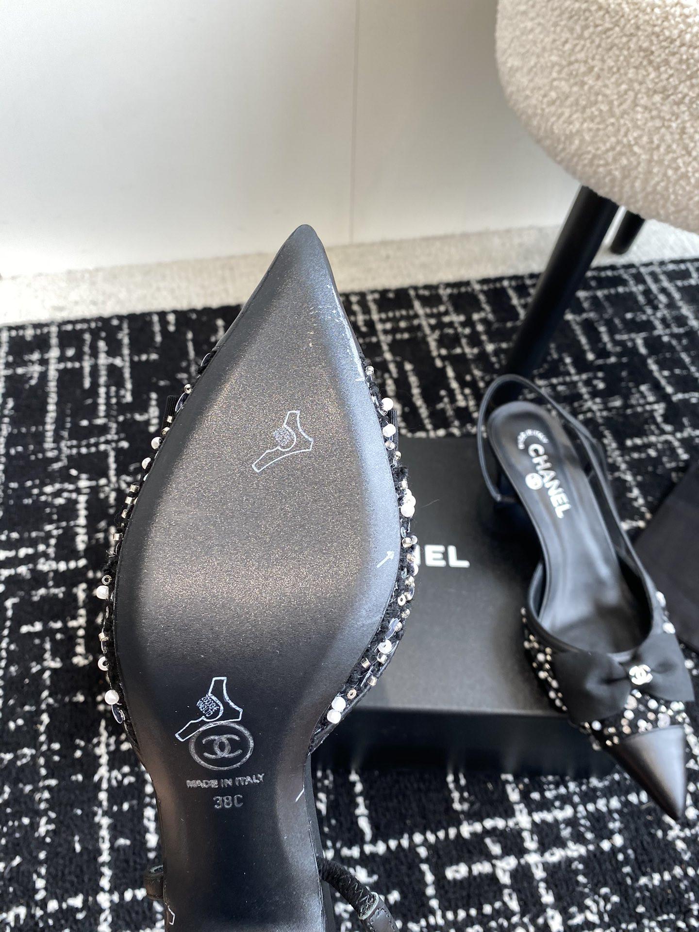 ua Ch*el slingbacks