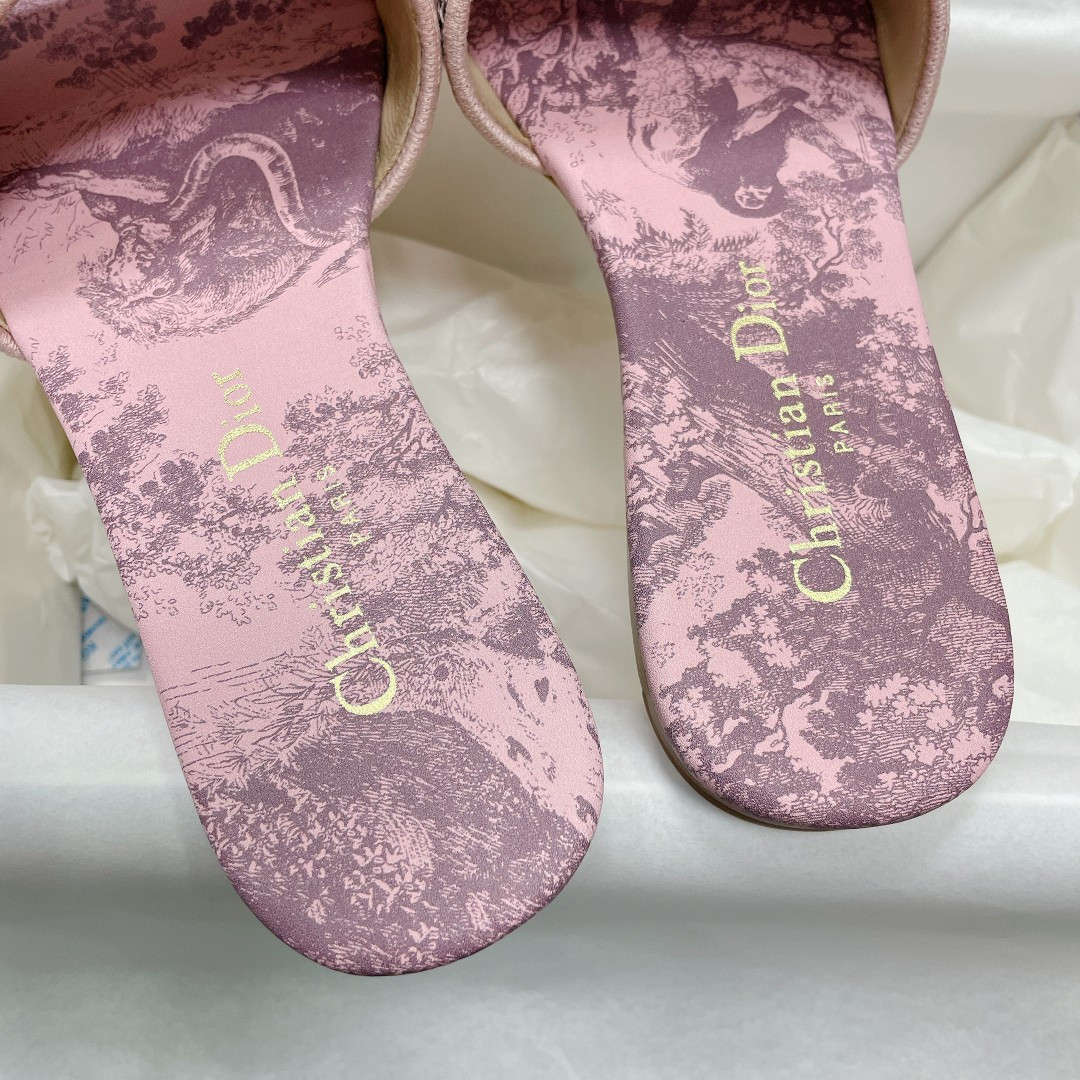 ua D*or dway slide