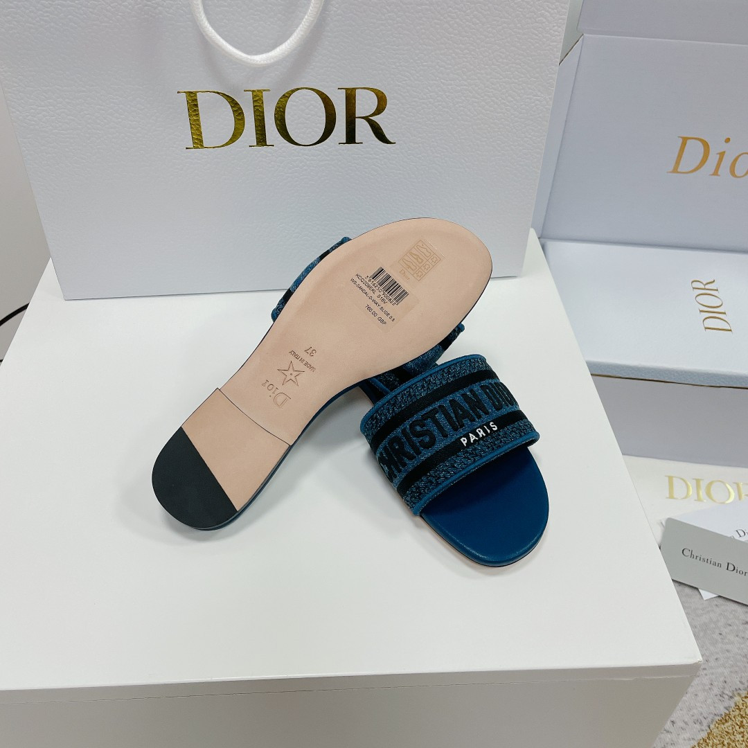 ua D*or dway slide